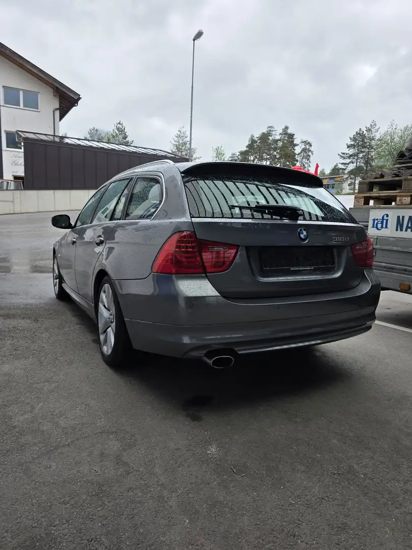 BMW 318 318d Touring Aut. - 2
