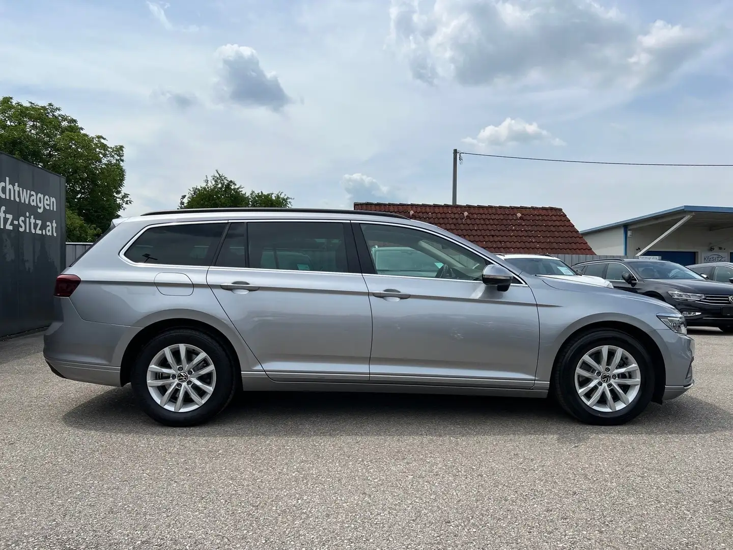 Volkswagen Passat Business 2,0 TDI DSG | NP €59.300 Silber - 2