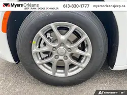 Chrysler Grand Caravan 2027 — фото 9