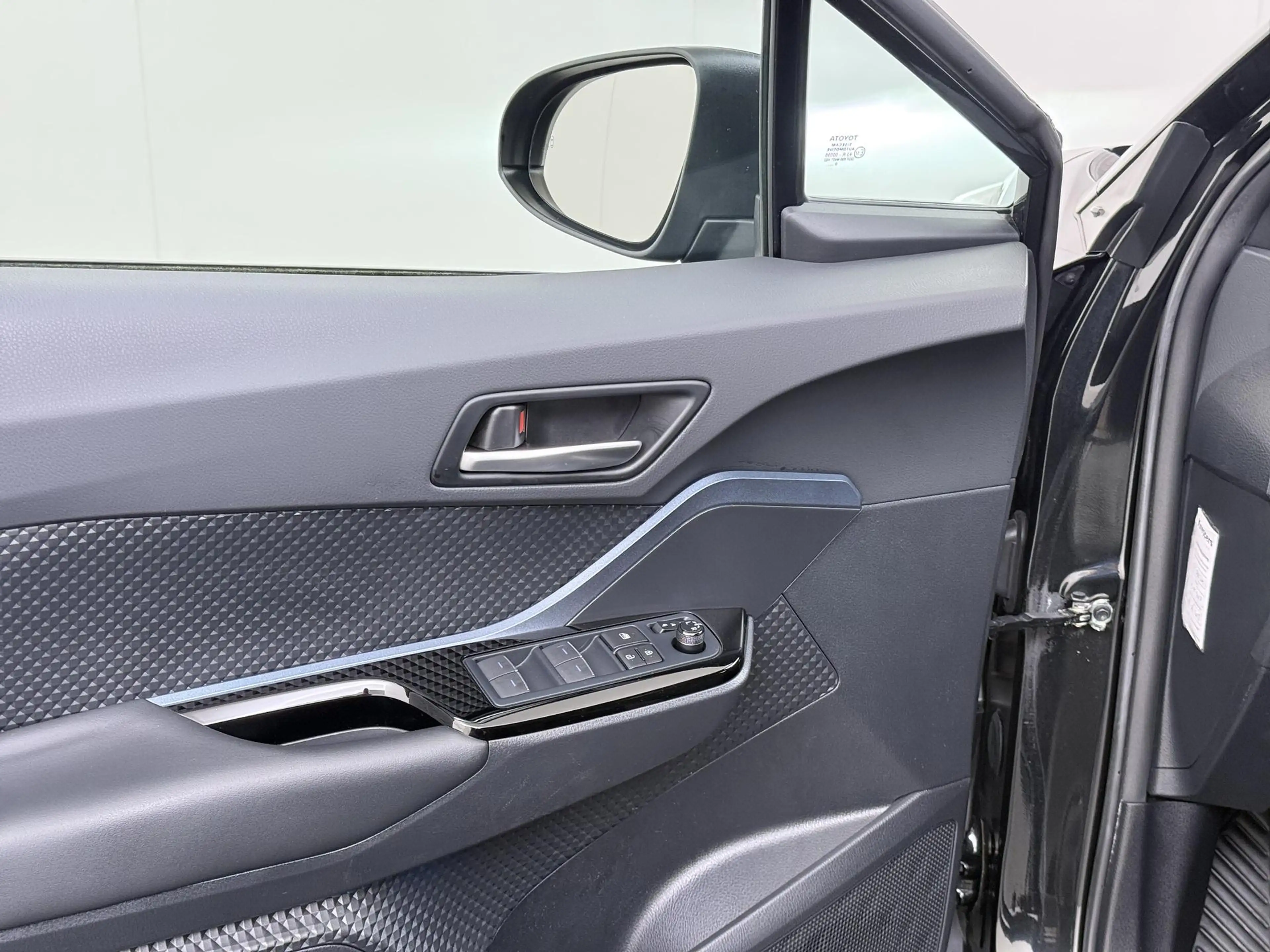 Toyota C-HR 2.0 Hybrid Business Plus Trekhaak | Stoelverwarmin — photo 12