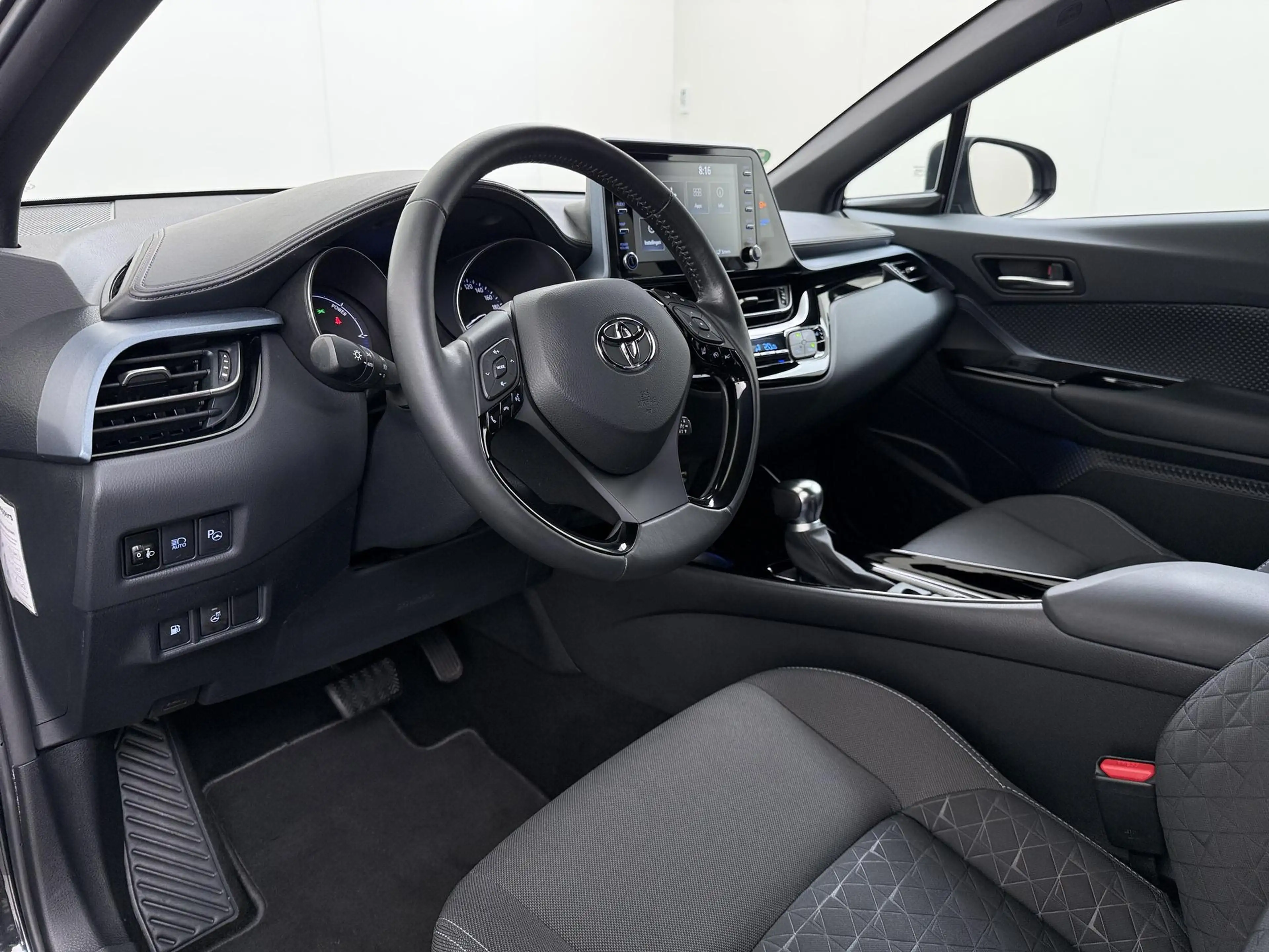 Toyota C-HR 2.0 Hybrid Business Plus Trekhaak | Stoelverwarmin — photo 13
