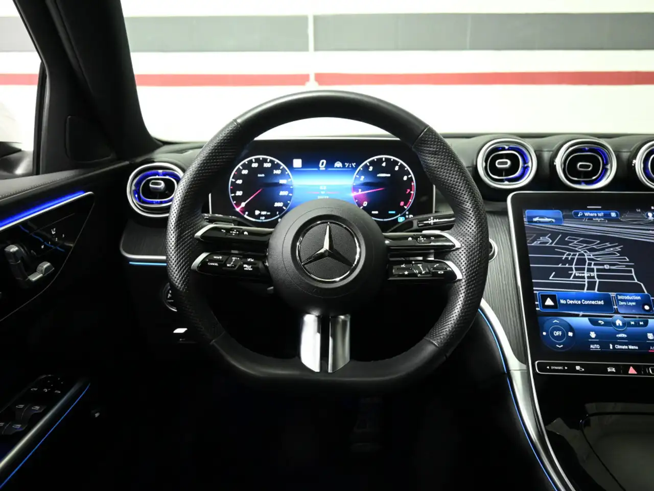 Mercedes-Benz C-Class снимка Mercedes-Benz C-Class