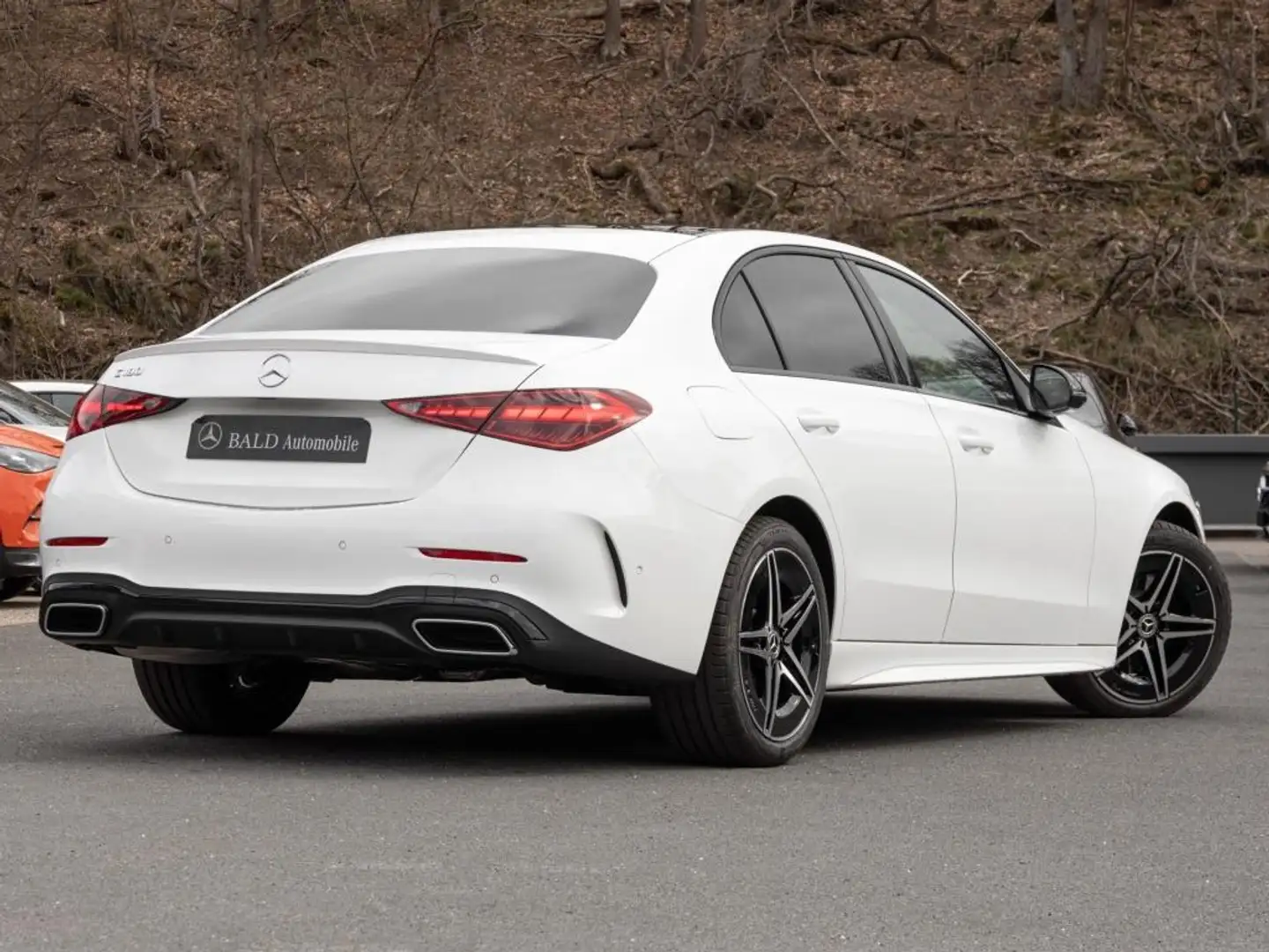 Mercedes-Benz C 180 AMG/LED/Pano/Burm3D/360/Memo/Totw/Night/18 Weiß - 2