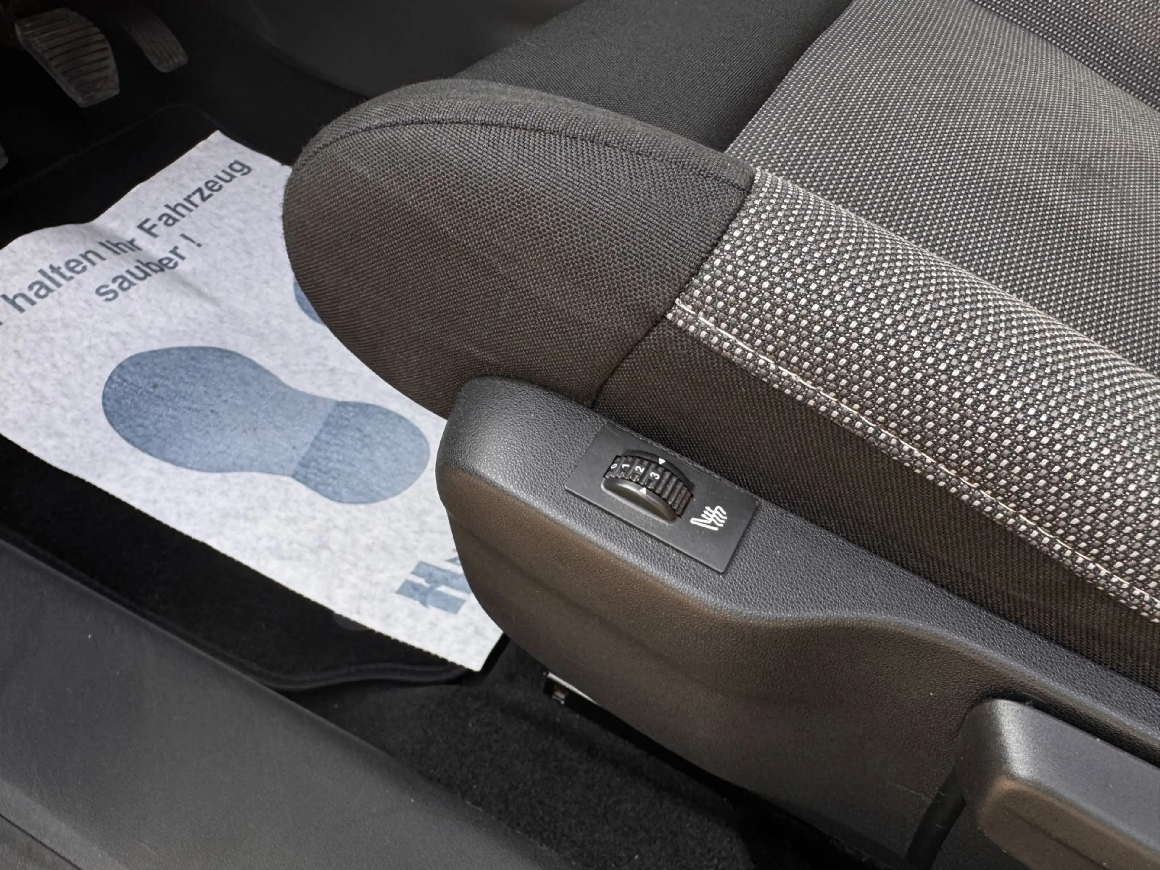 Citroen C4 Cactus Feel Sitzheizg Tempom 1.Hd — photo 12