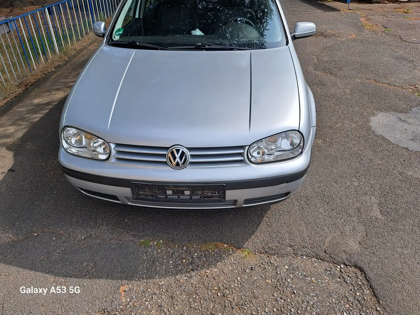Volkswagen Golf 1.6 Edition 77KW,Klimaanlage,Alufelgen,5-Türen, Gümüş rengi - 1