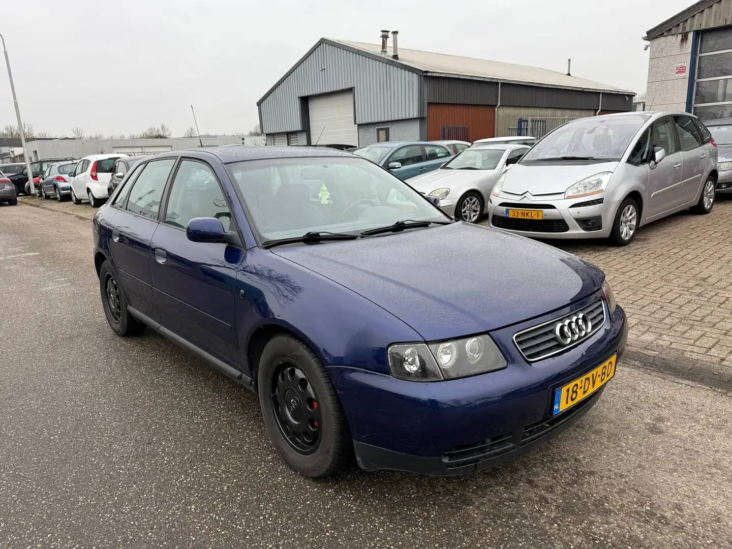 Audi A3 1.6 Attraction Airco Bj:2000 NAP! Bleu - 2
