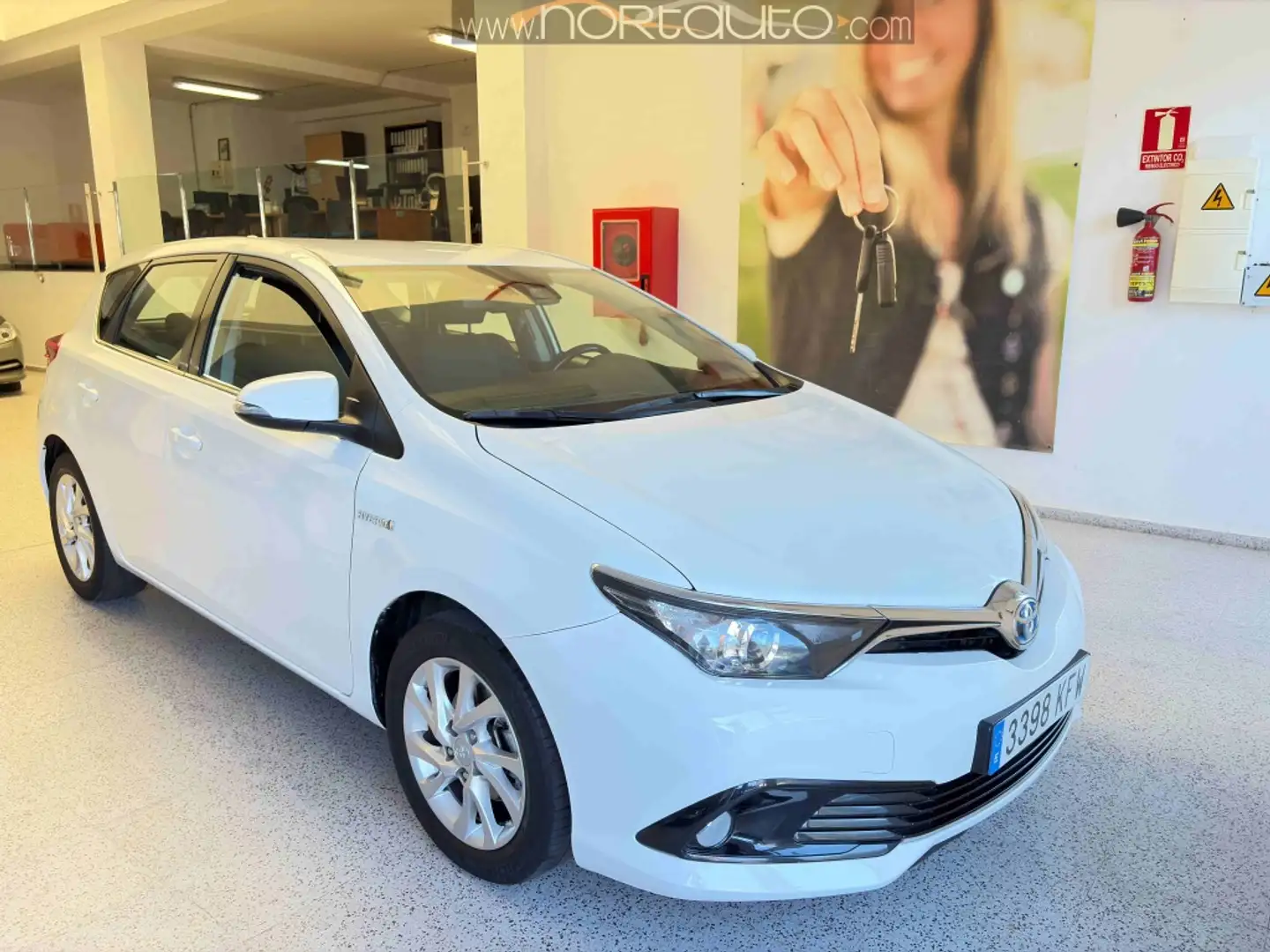 Toyota Auris hybrid 140H Feel! Edition Blanco - 1