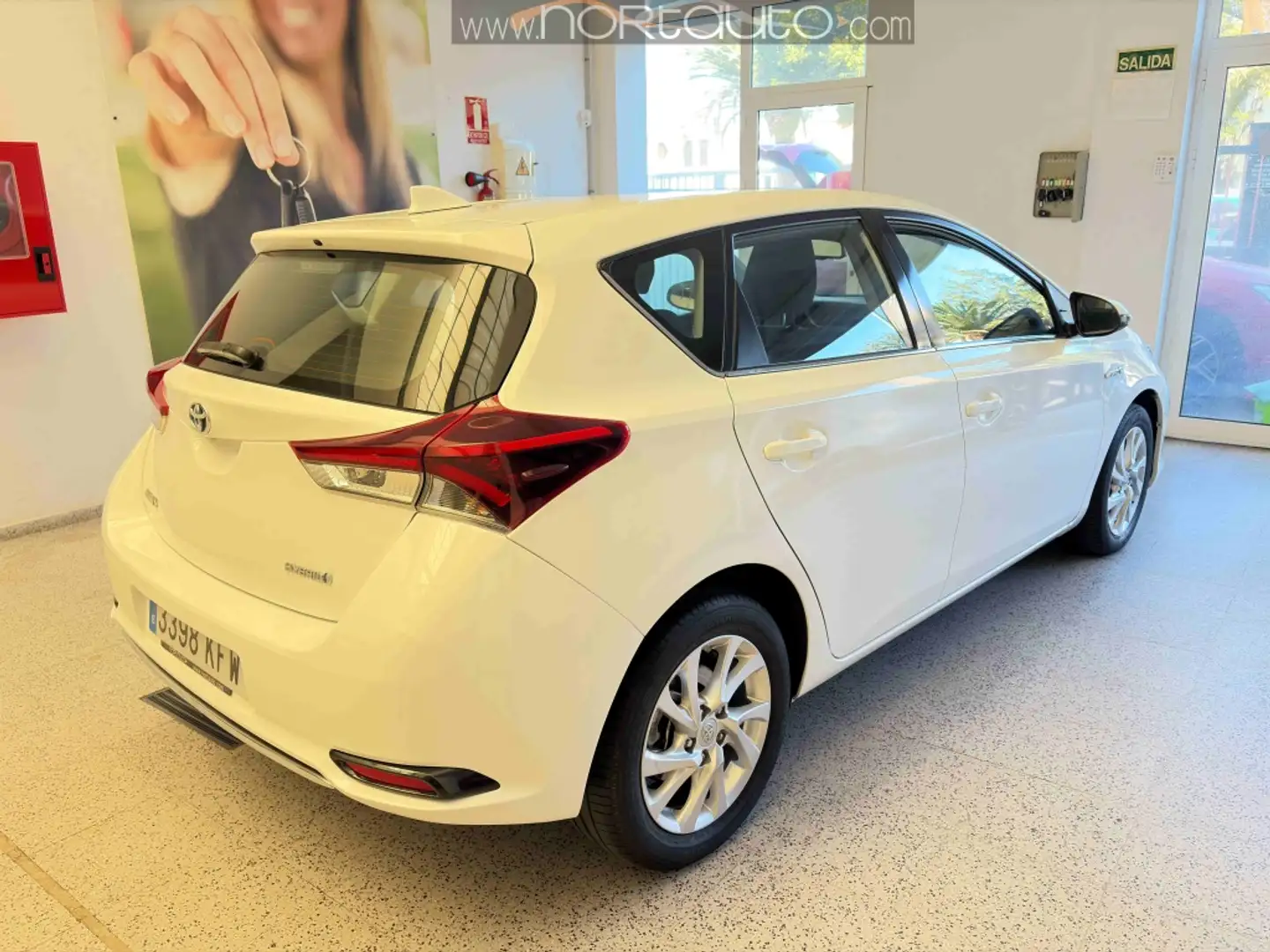 Toyota Auris hybrid 140H Feel! Edition Blanco - 2
