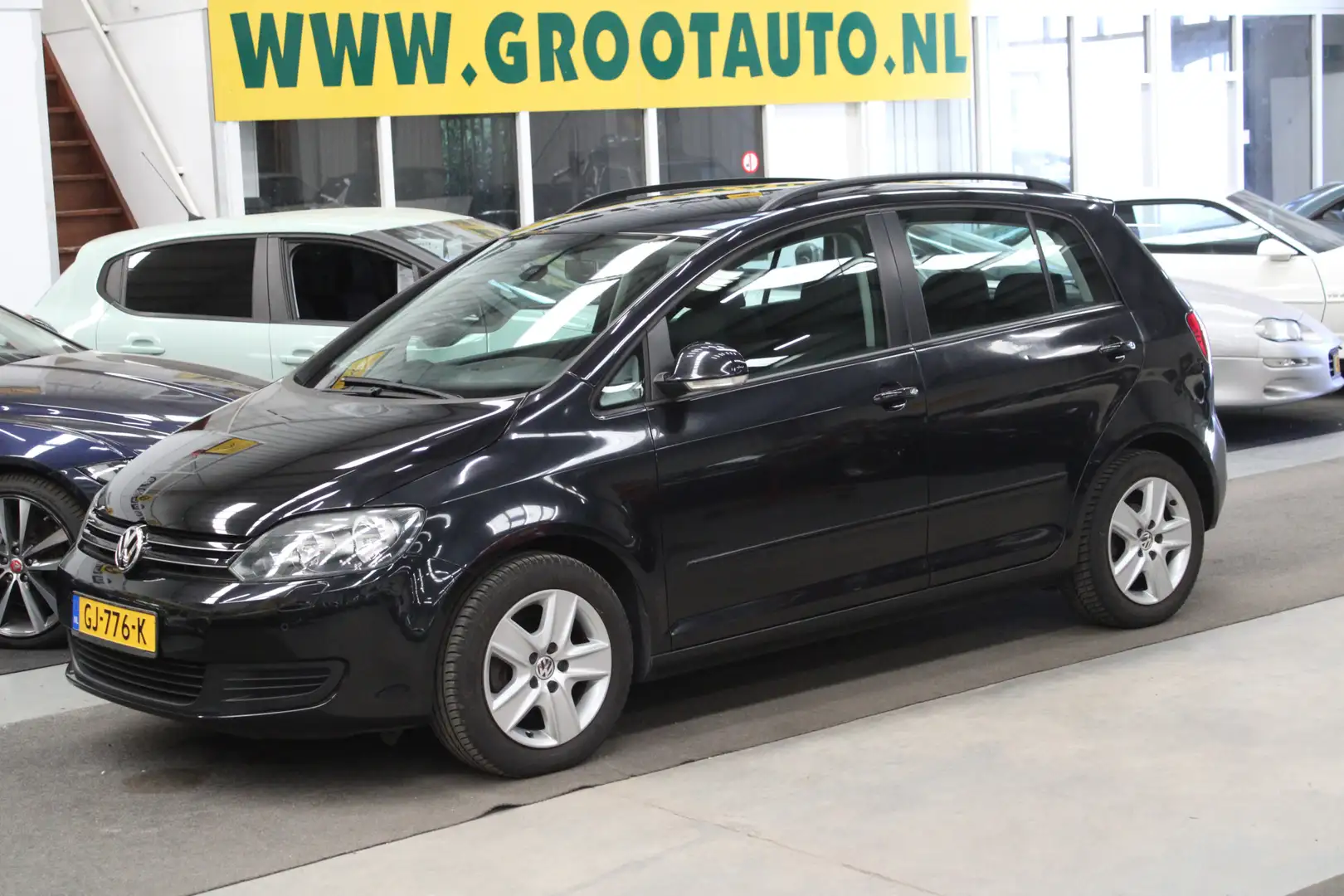 Volkswagen Golf Plus 1.4 Easyline Airco, Parkeersensoren, Stuurbekracht Zwart - 1