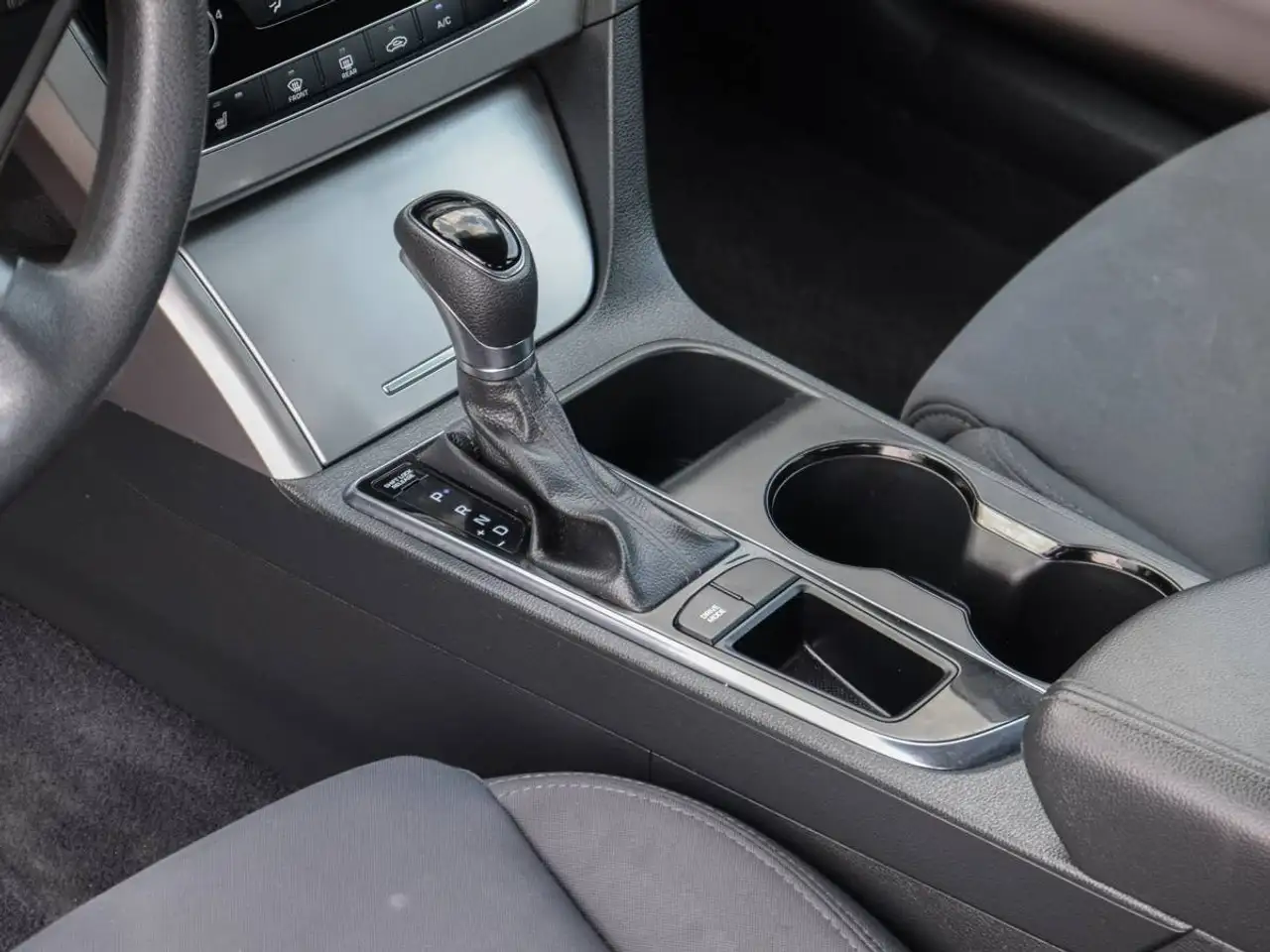 Hyundai SONATA снимка Hyundai SONATA