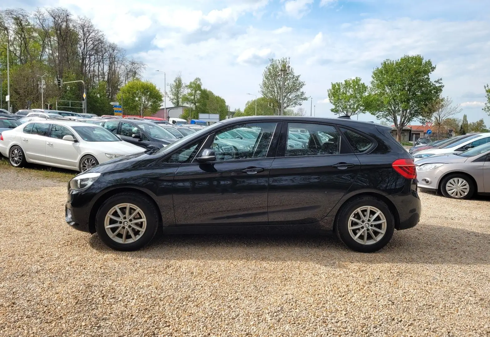 BMW 218 *Navi*8xLMF*Klima*SZH*Temp*TÜV* Schwarz - 2