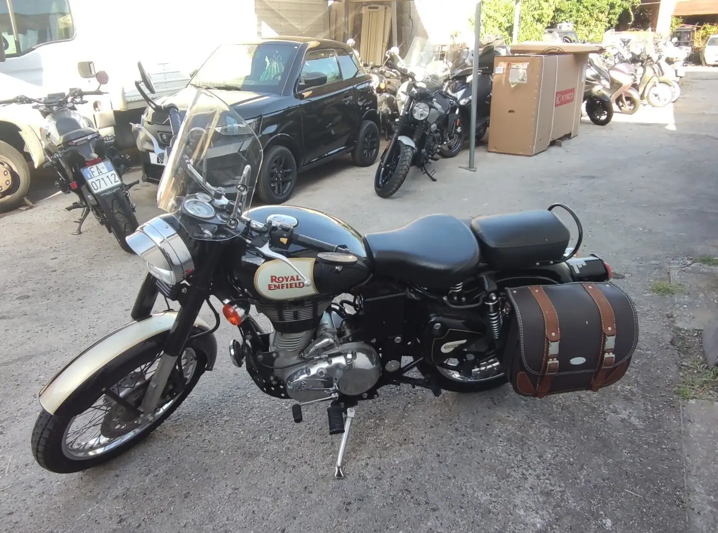 Royal Enfield Classic Nero - 2