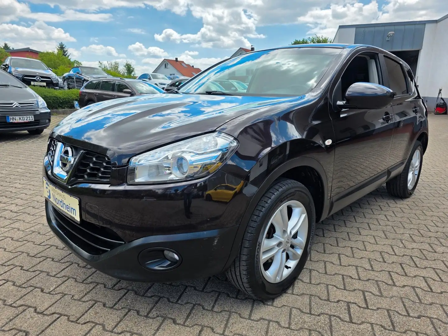 Nissan Qashqai 1.5 dci Klimaautomatik/Tempomat/EURO 5. Paars - 1