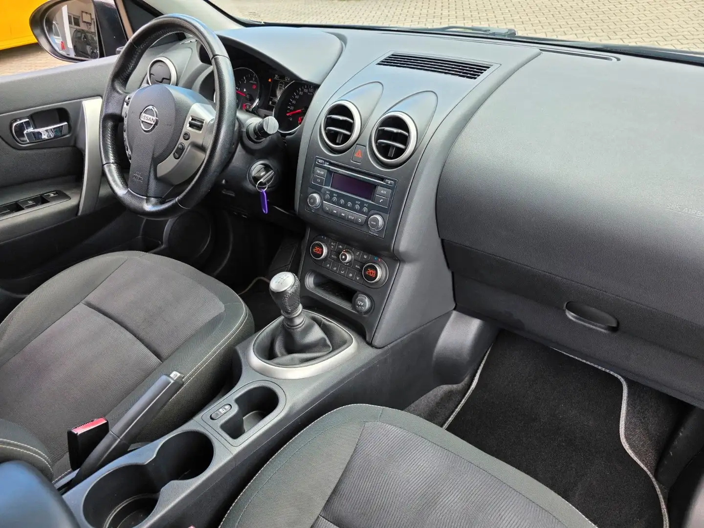 Nissan Qashqai 1.5 dci Klimaautomatik/Tempomat/EURO 5. Paars - 2
