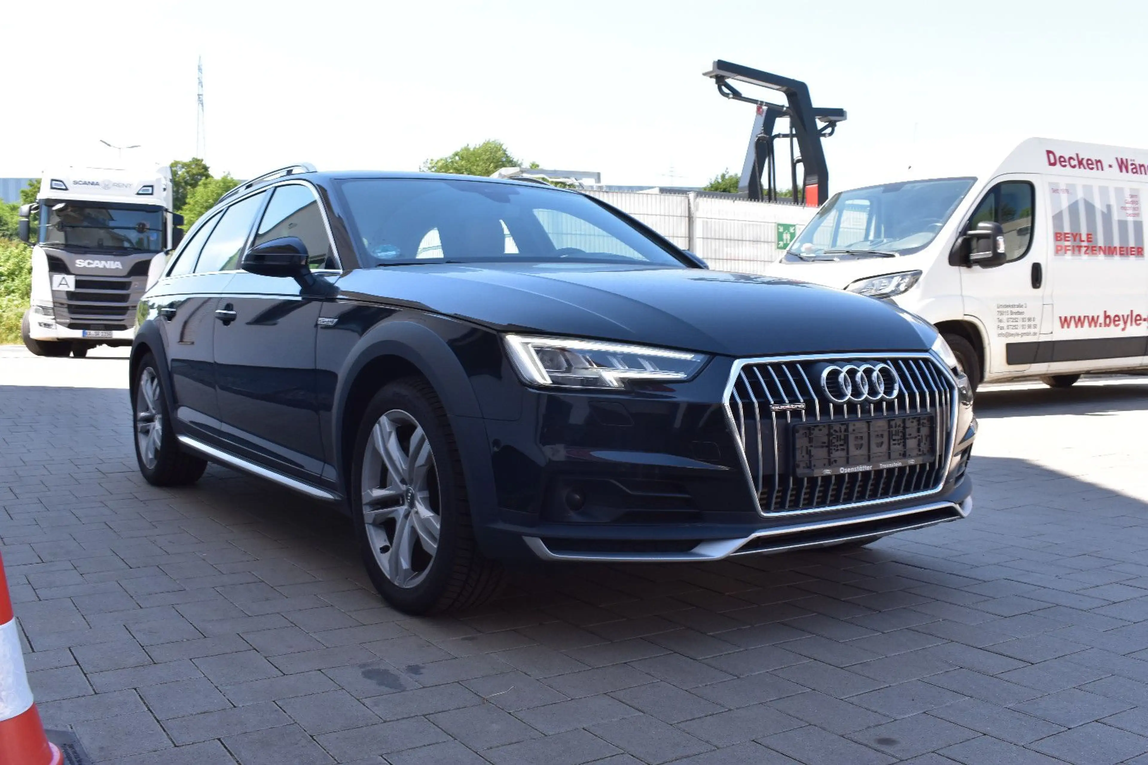 Audi A4 allroad quattro  AHK/Kamera/Leder/18" — photo 4