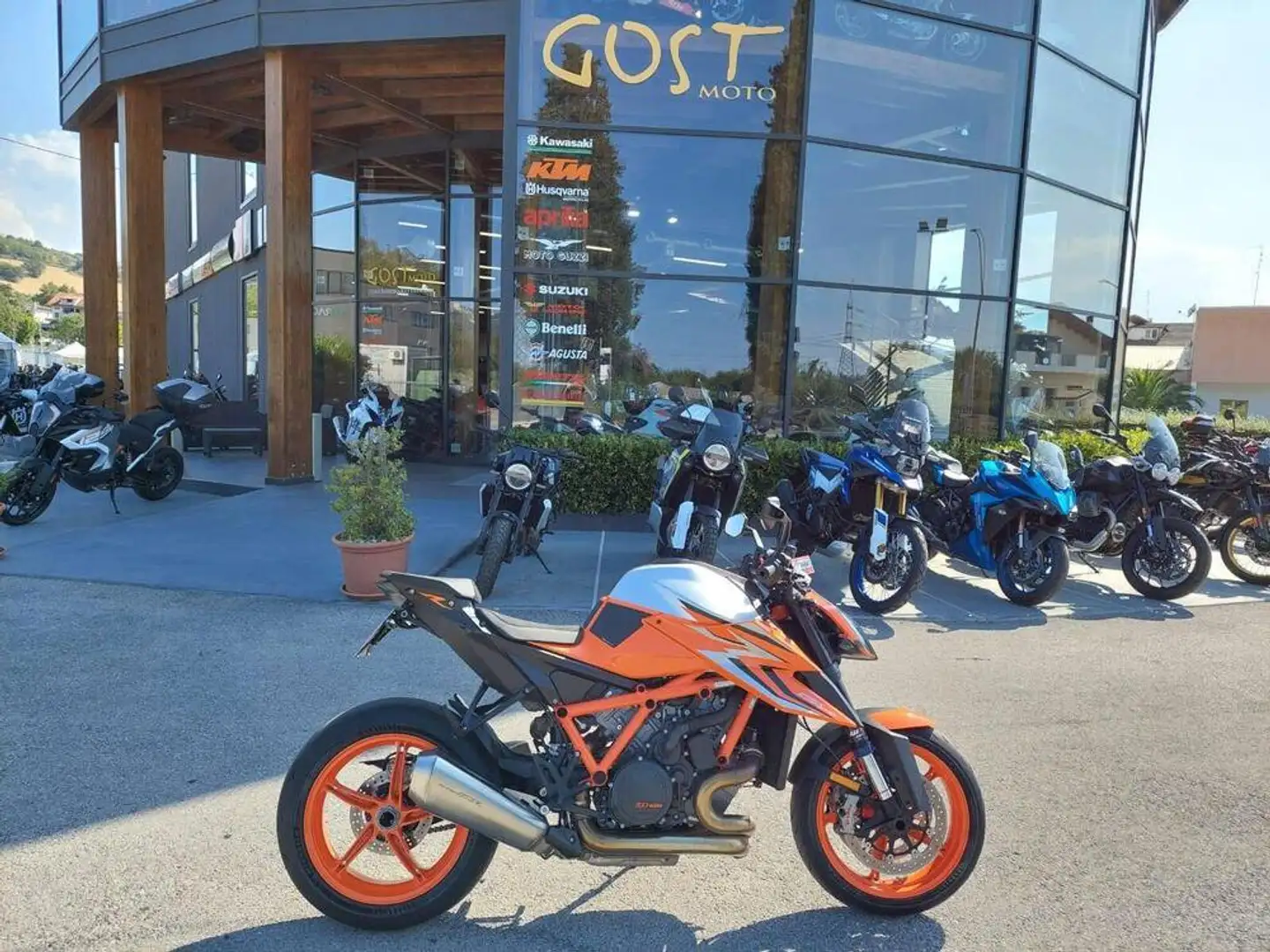 KTM 1290 Super Duke R R - 1