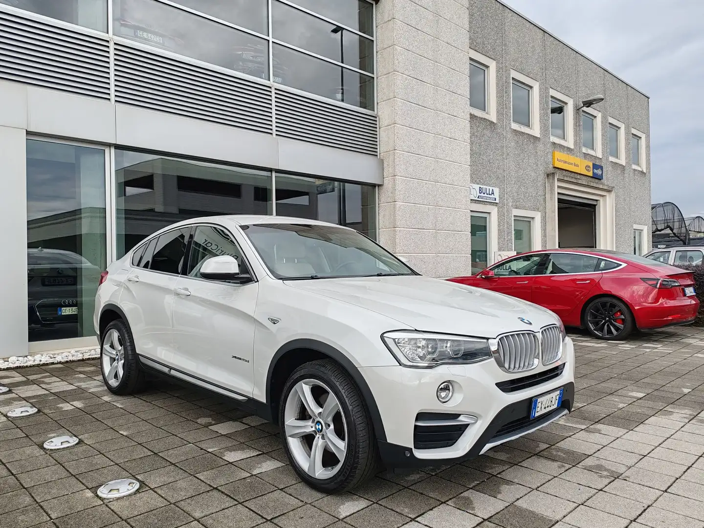 BMW X4 xDrive 20d 190cv xLine auto Pelle Xeno Cerchi19 Bianco - 2