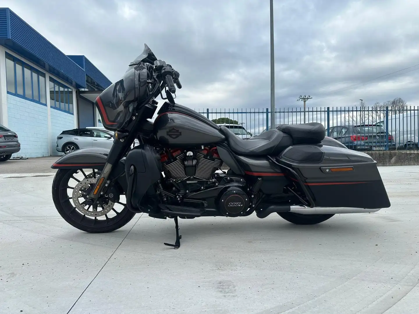 Harley-Davidson Street Glide CVO STREET GLIDE 2018 Grigio - 2