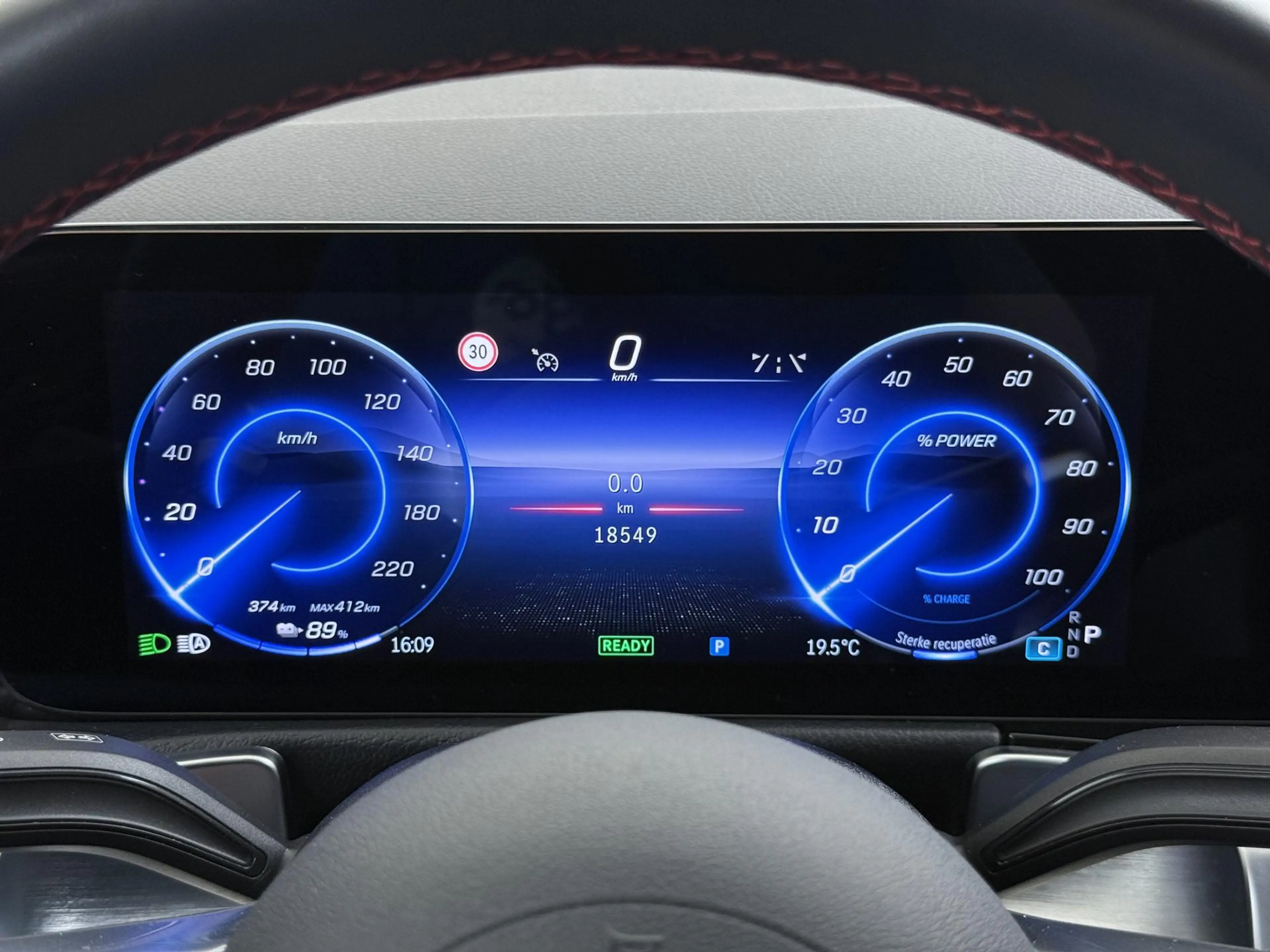 Mercedes-Benz EQB 300 EQB 4Matic (243.609) SOH 100% | AMG | NIGHT | 7 PE — photo 36