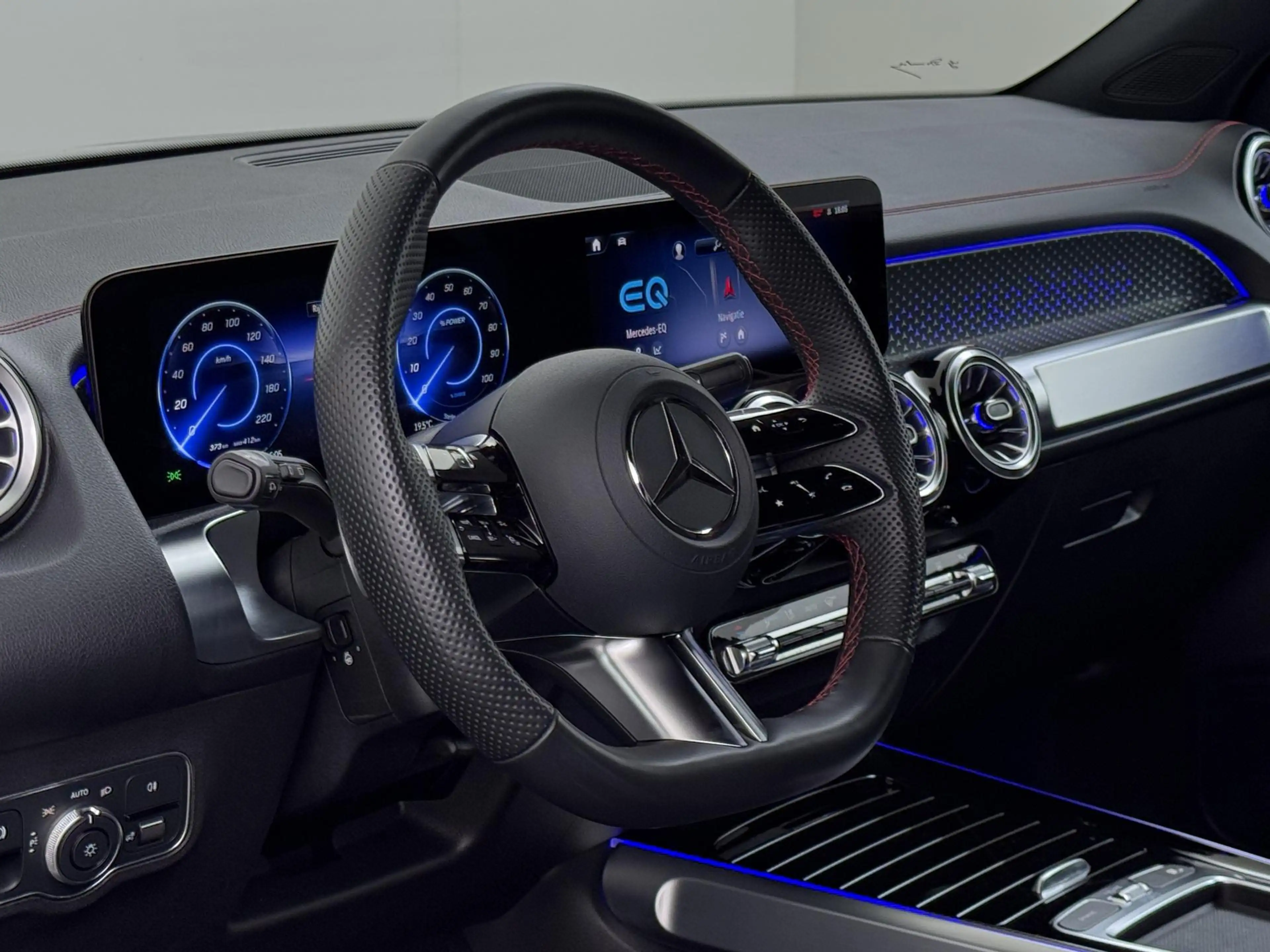 Mercedes-Benz EQB 300 EQB 4Matic (243.609) SOH 100% | AMG | NIGHT | 7 PE — photo 21