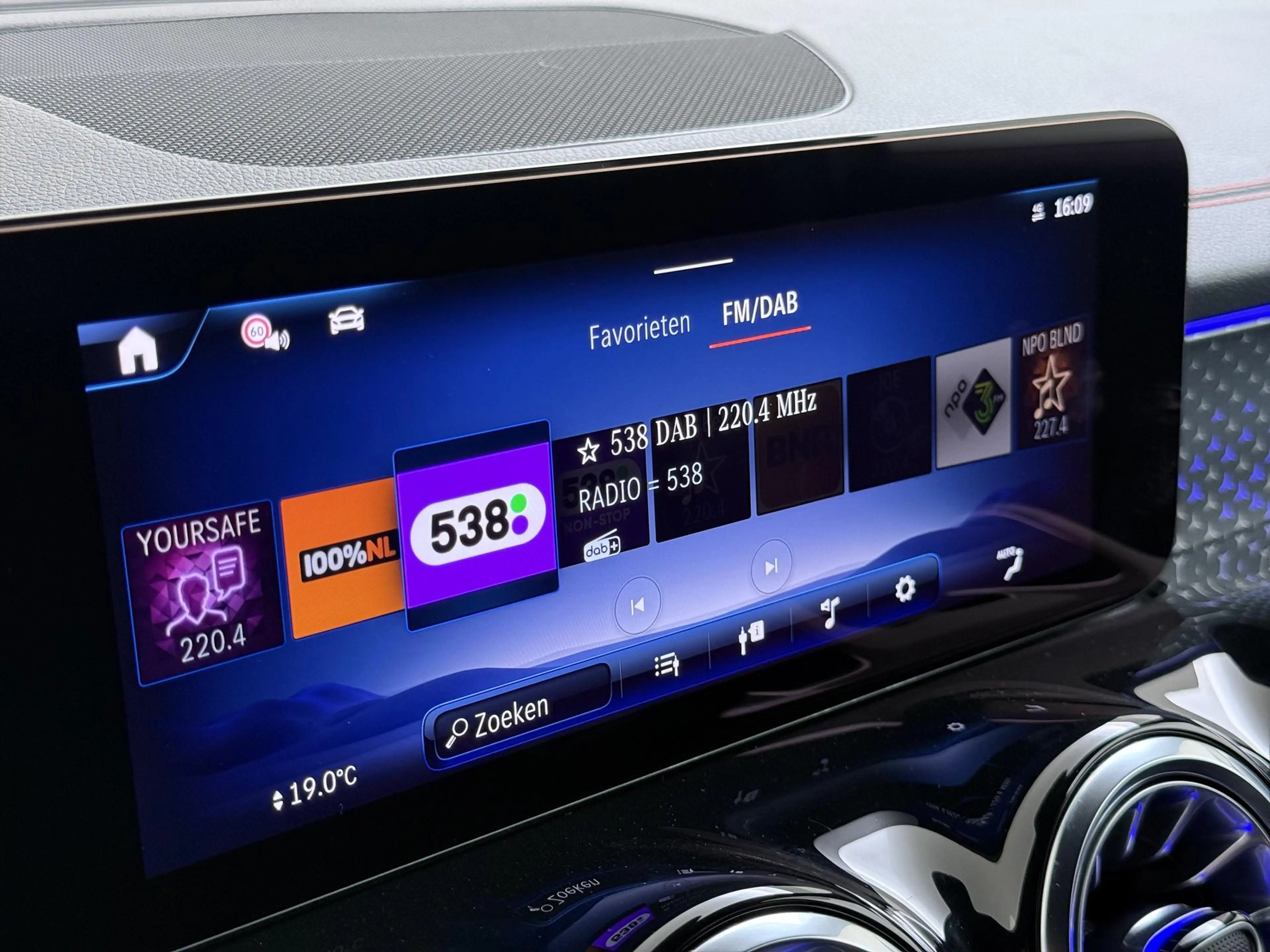 Mercedes-Benz EQB 300 EQB 4Matic (243.609) SOH 100% | AMG | NIGHT | 7 PE — photo 43