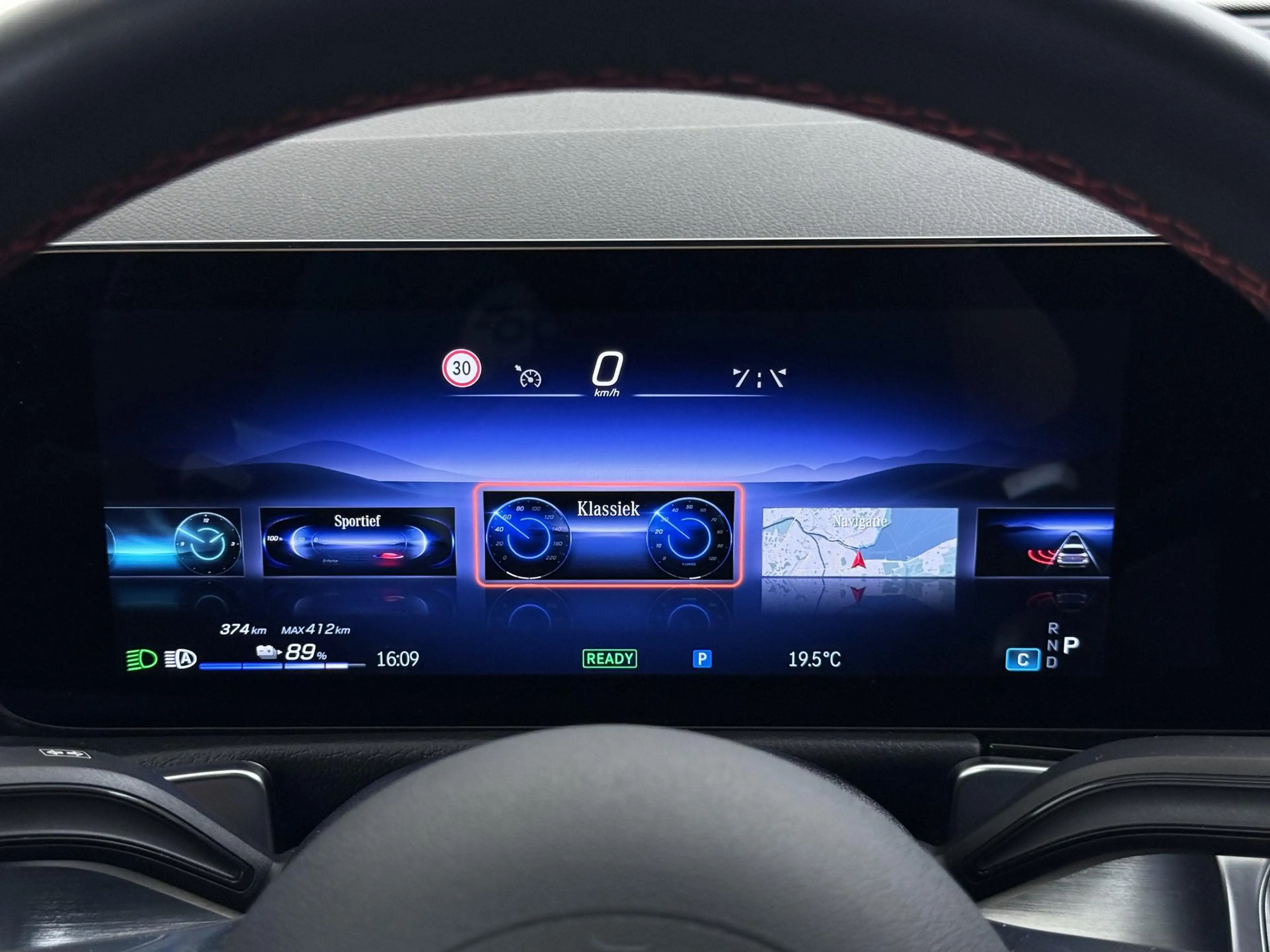 Mercedes-Benz EQB 300 EQB 4Matic (243.609) SOH 100% | AMG | NIGHT | 7 PE — photo 38