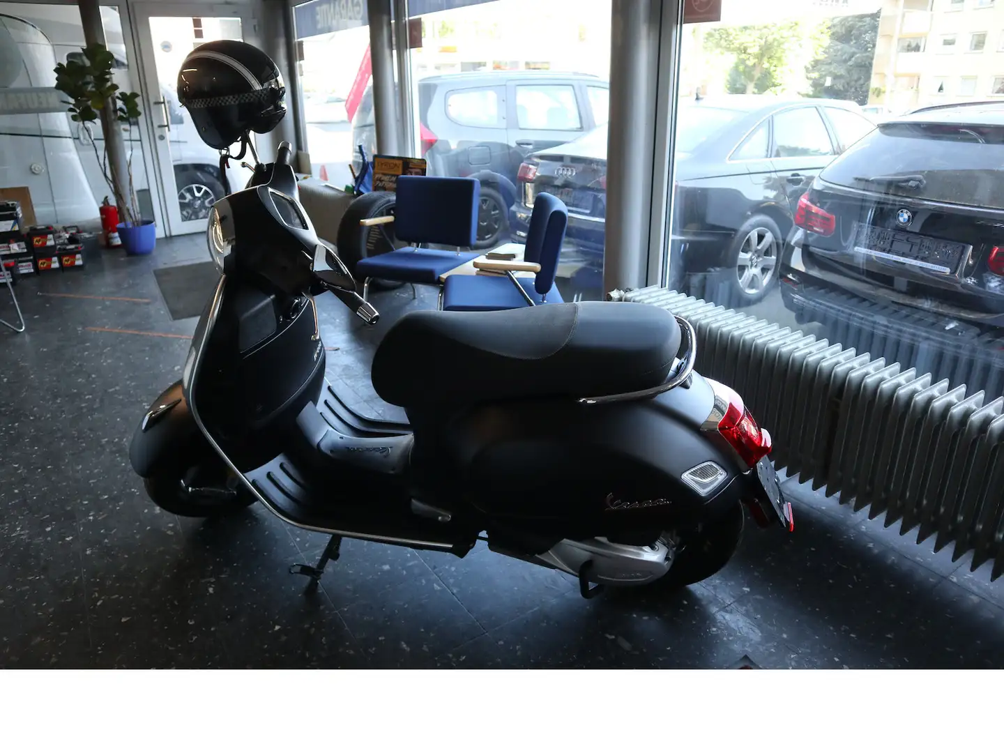 Vespa GT Piaggio GTS T 300 Neuwertig Schwarz - 2