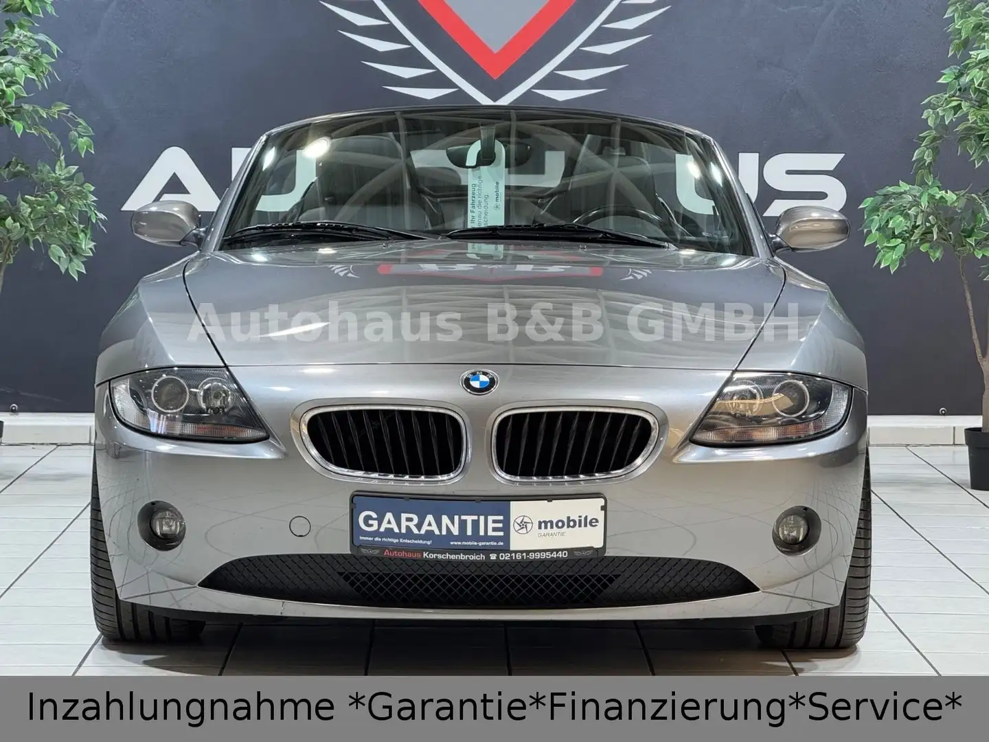BMW Z4 Roadster 2.2i*Leder*Navi*SHZ*19Zoll* Сірий - 2