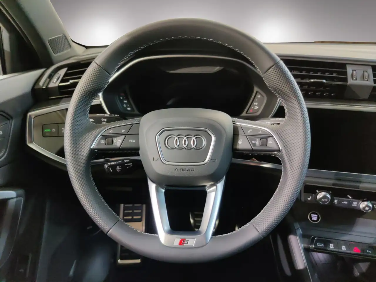 Audi Q3, фото 8