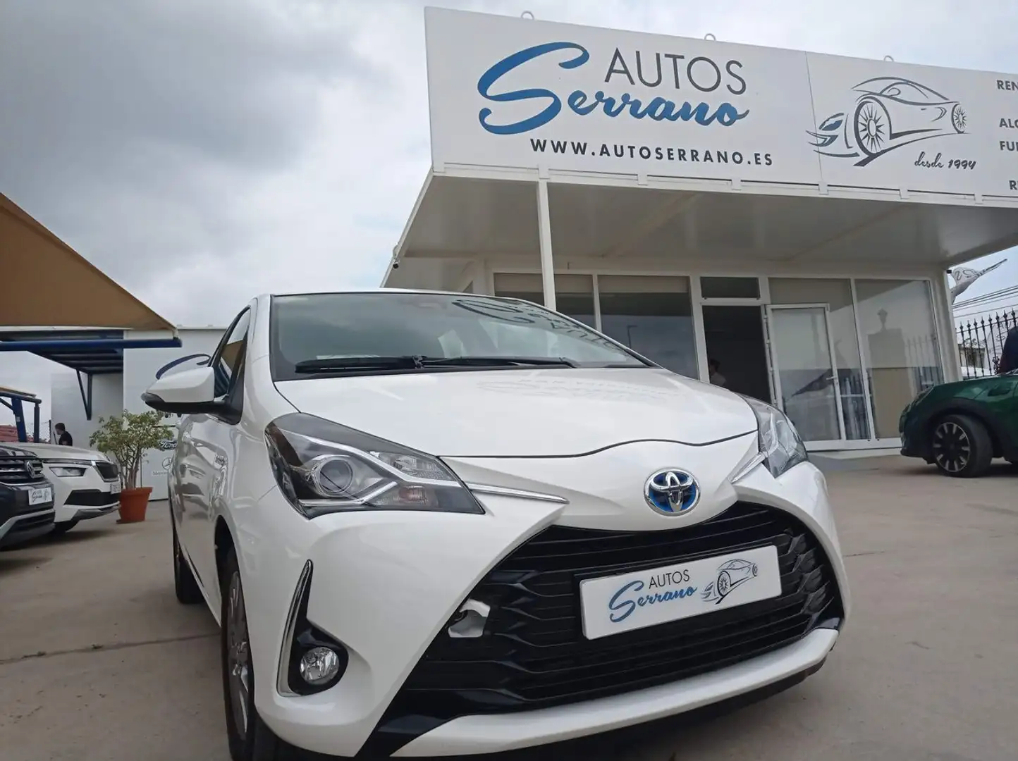 Toyota Yaris 100H 1.5 Active Blanco - 2