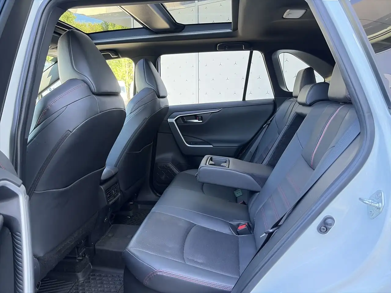 Toyota RAV 4 photo Toyota RAV 4