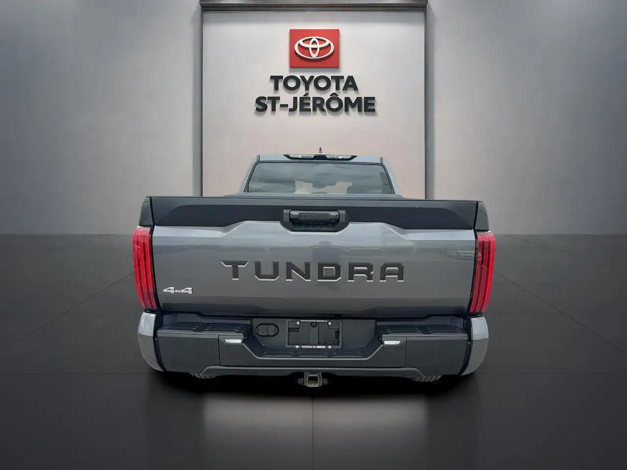 Toyota Tundra снимка Toyota Tundra