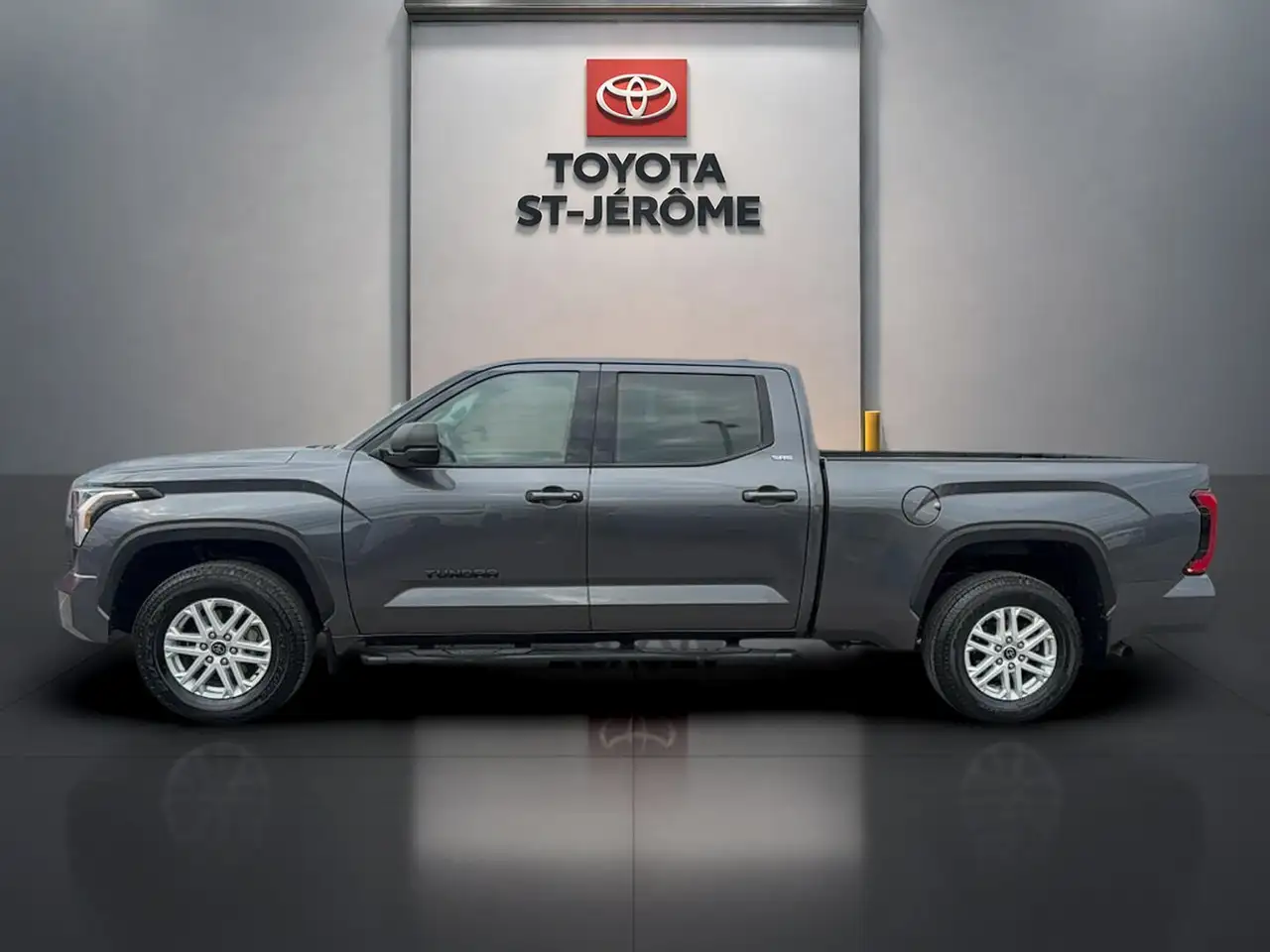 Toyota Tundra снимка Toyota Tundra