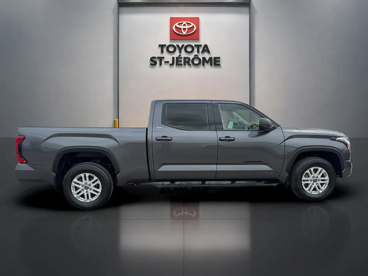 Toyota Tundra снимка Toyota Tundra