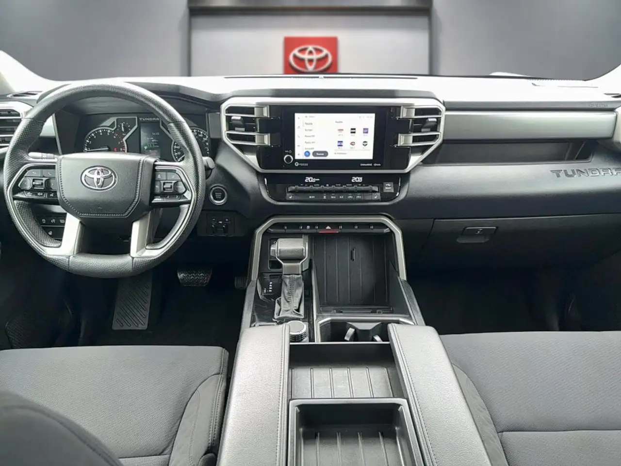Toyota Tundra снимка Toyota Tundra