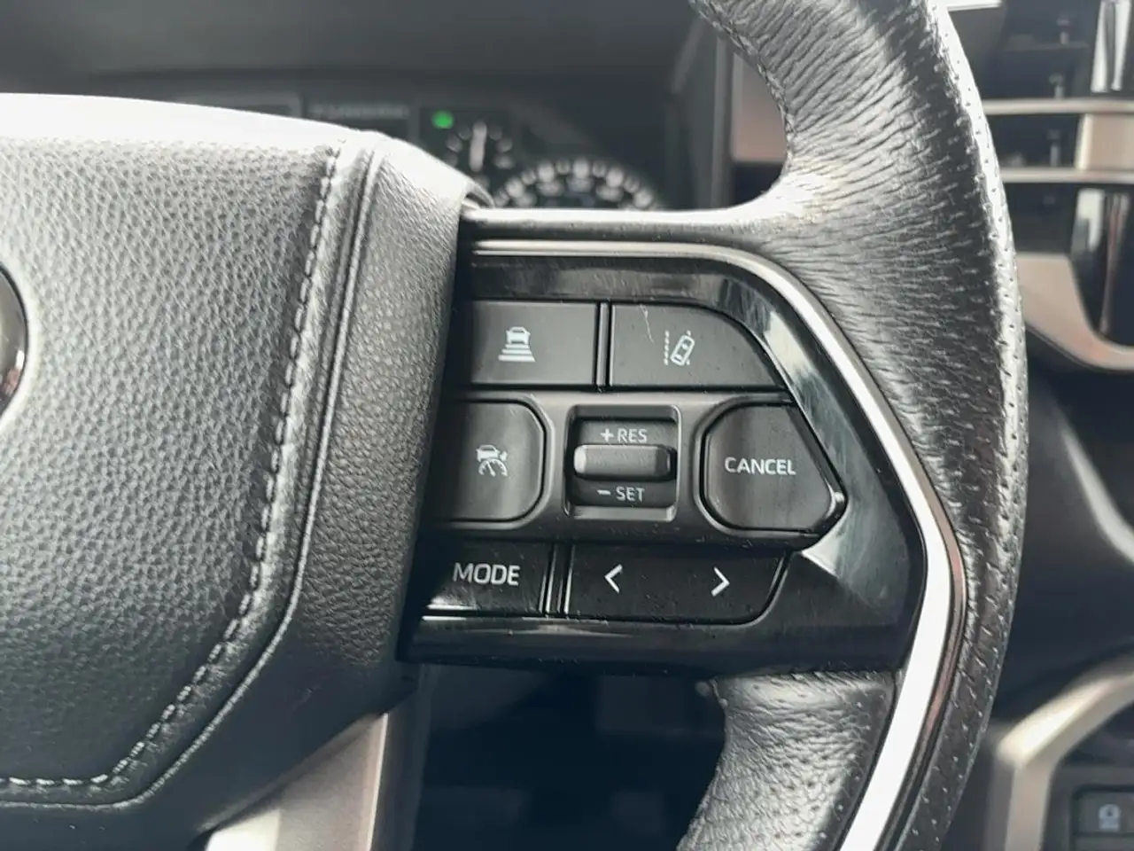 Toyota Tundra снимка Toyota Tundra