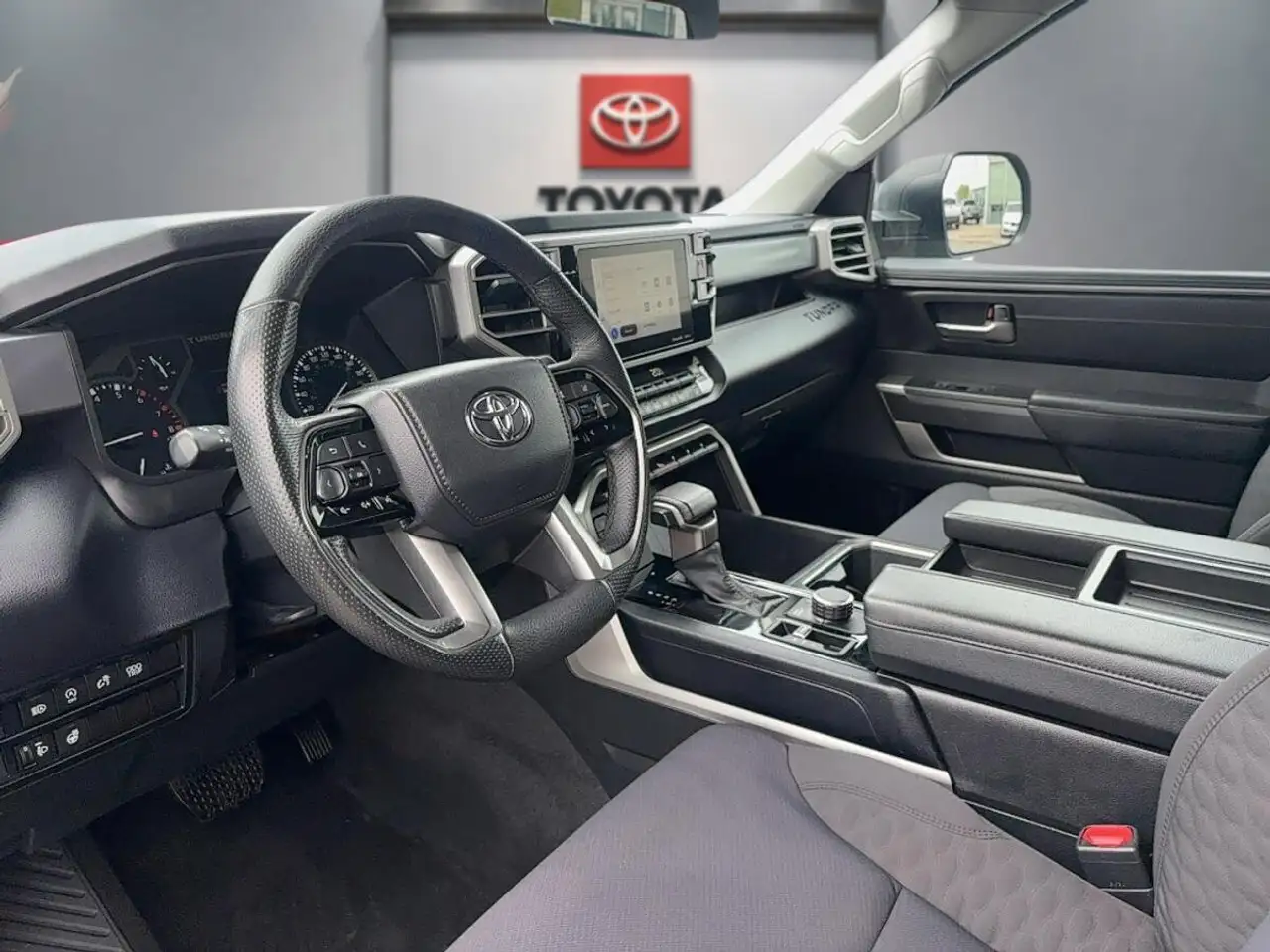 Toyota Tundra снимка Toyota Tundra