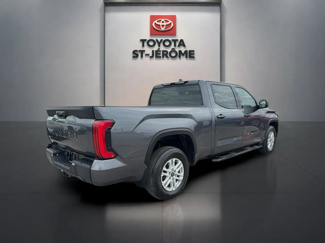 Toyota Tundra снимка Toyota Tundra