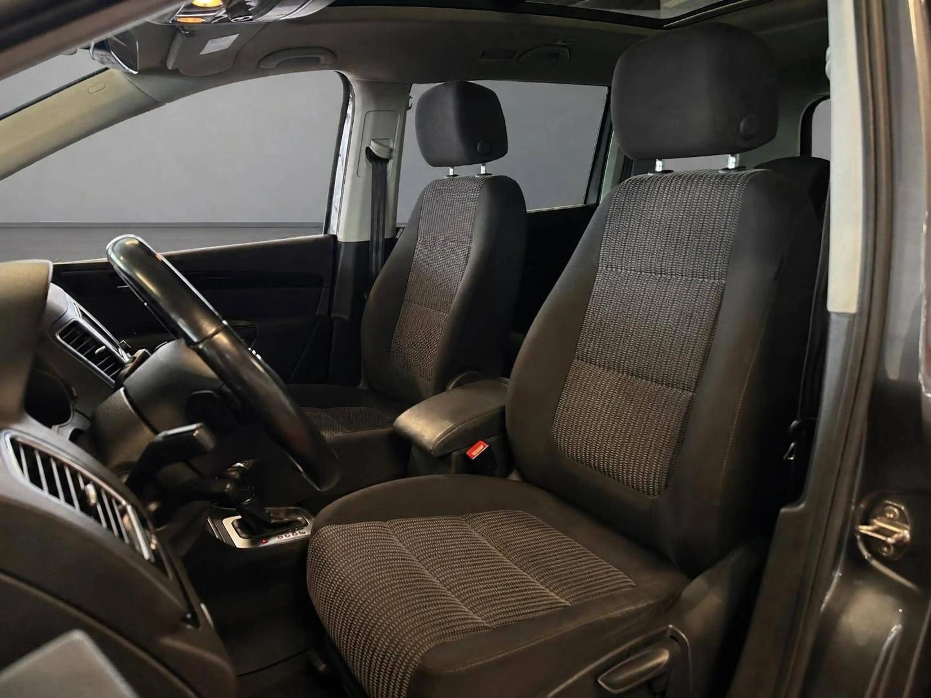 SEAT Alhambra 20th Anniversary 4Drive — photo 7