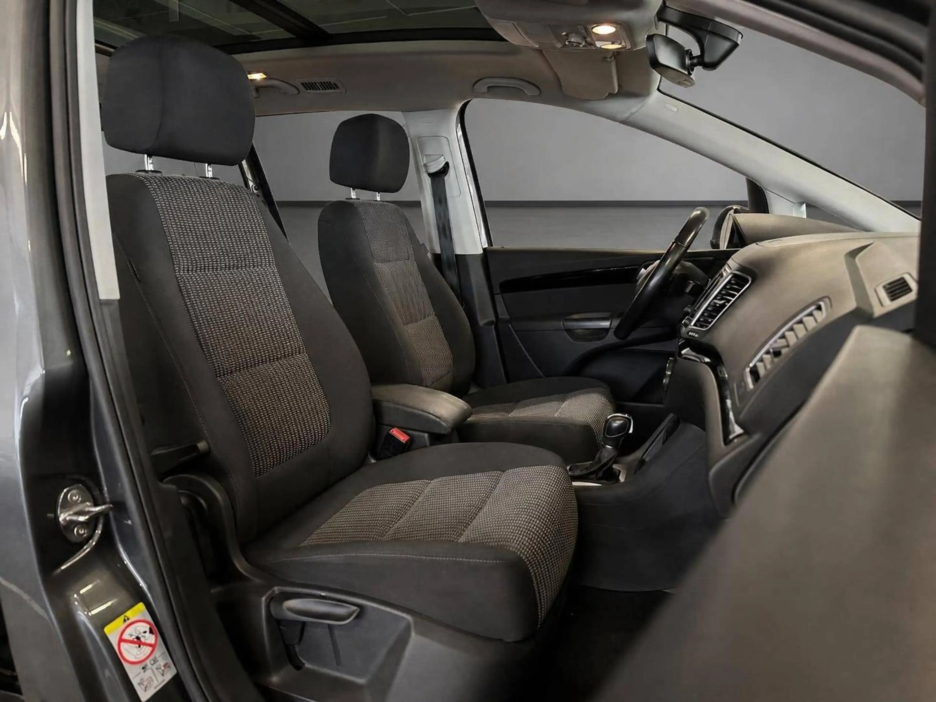 SEAT Alhambra 20th Anniversary 4Drive — photo 12
