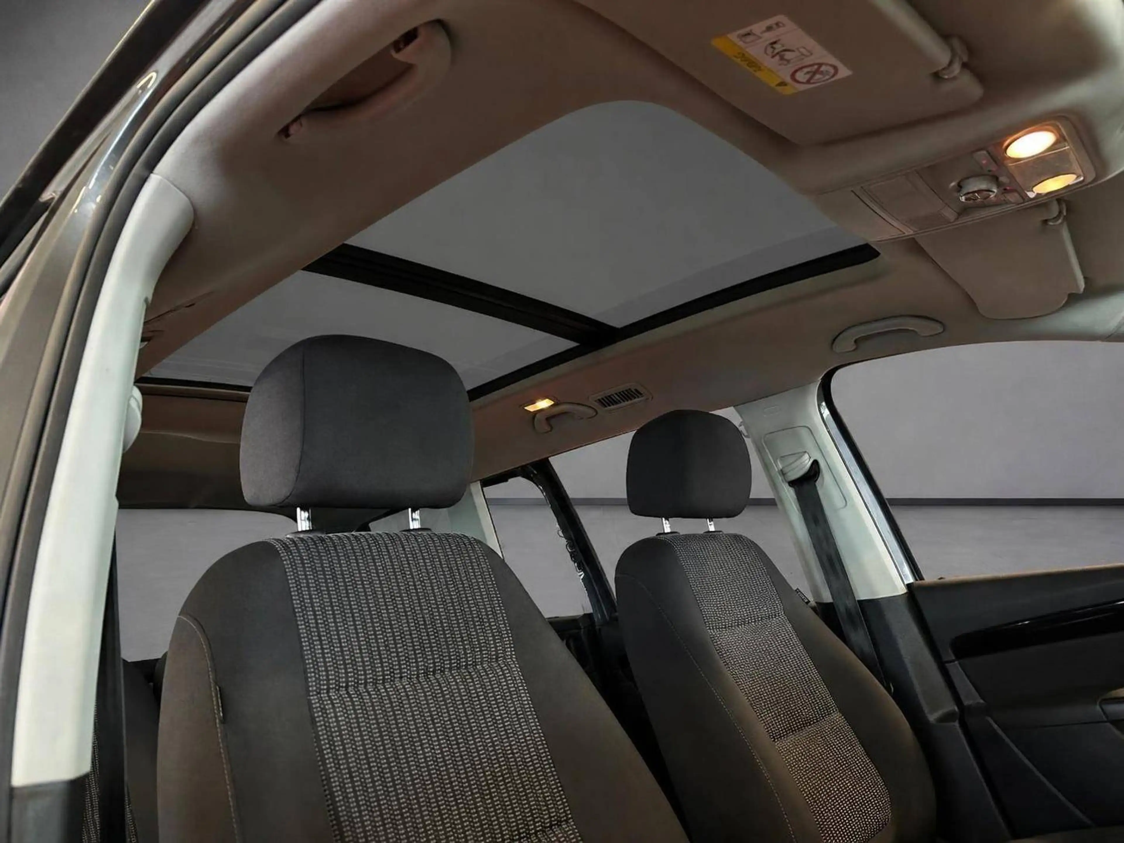 SEAT Alhambra 20th Anniversary 4Drive — photo 13