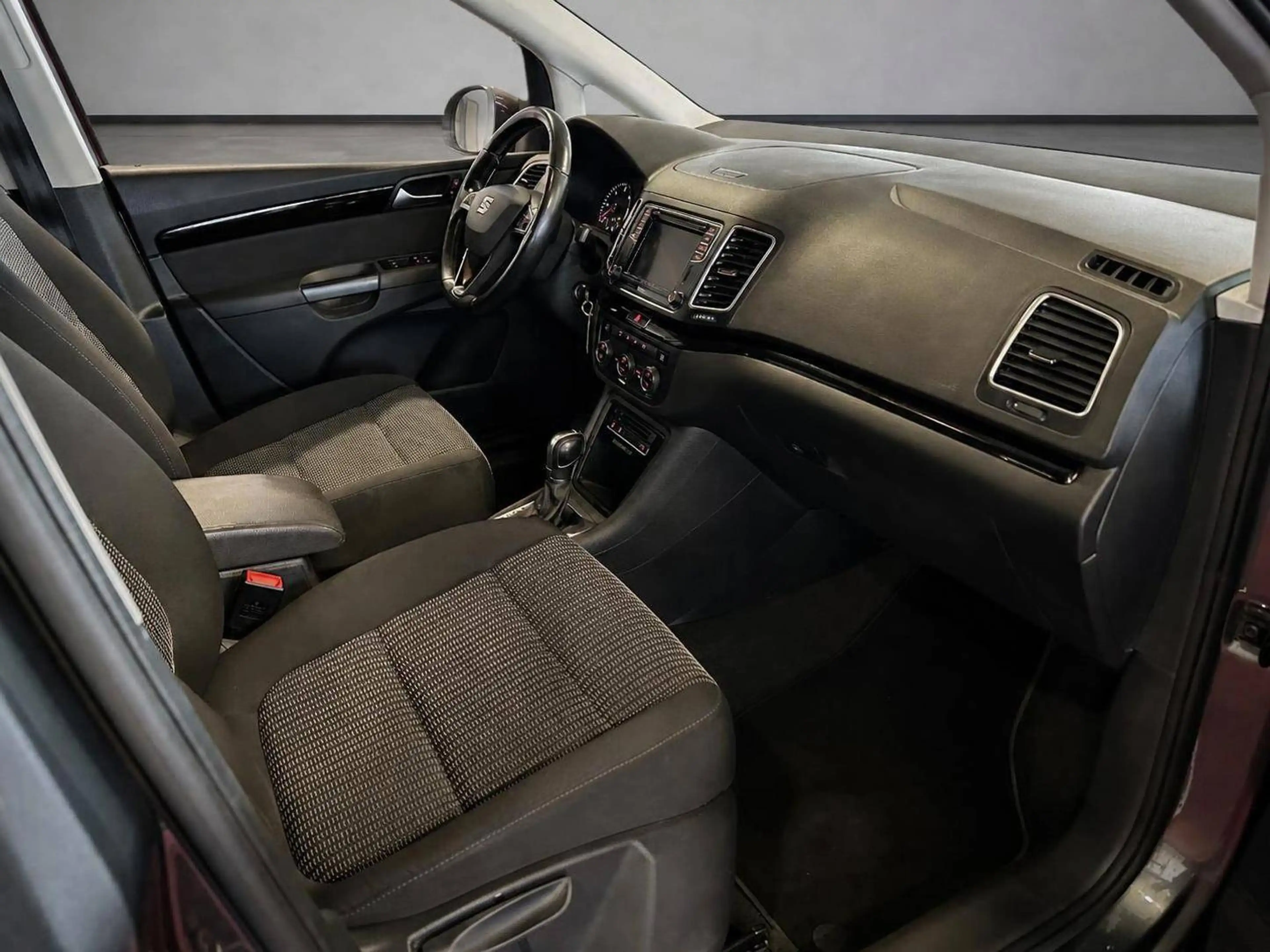 SEAT Alhambra 20th Anniversary 4Drive — photo 11