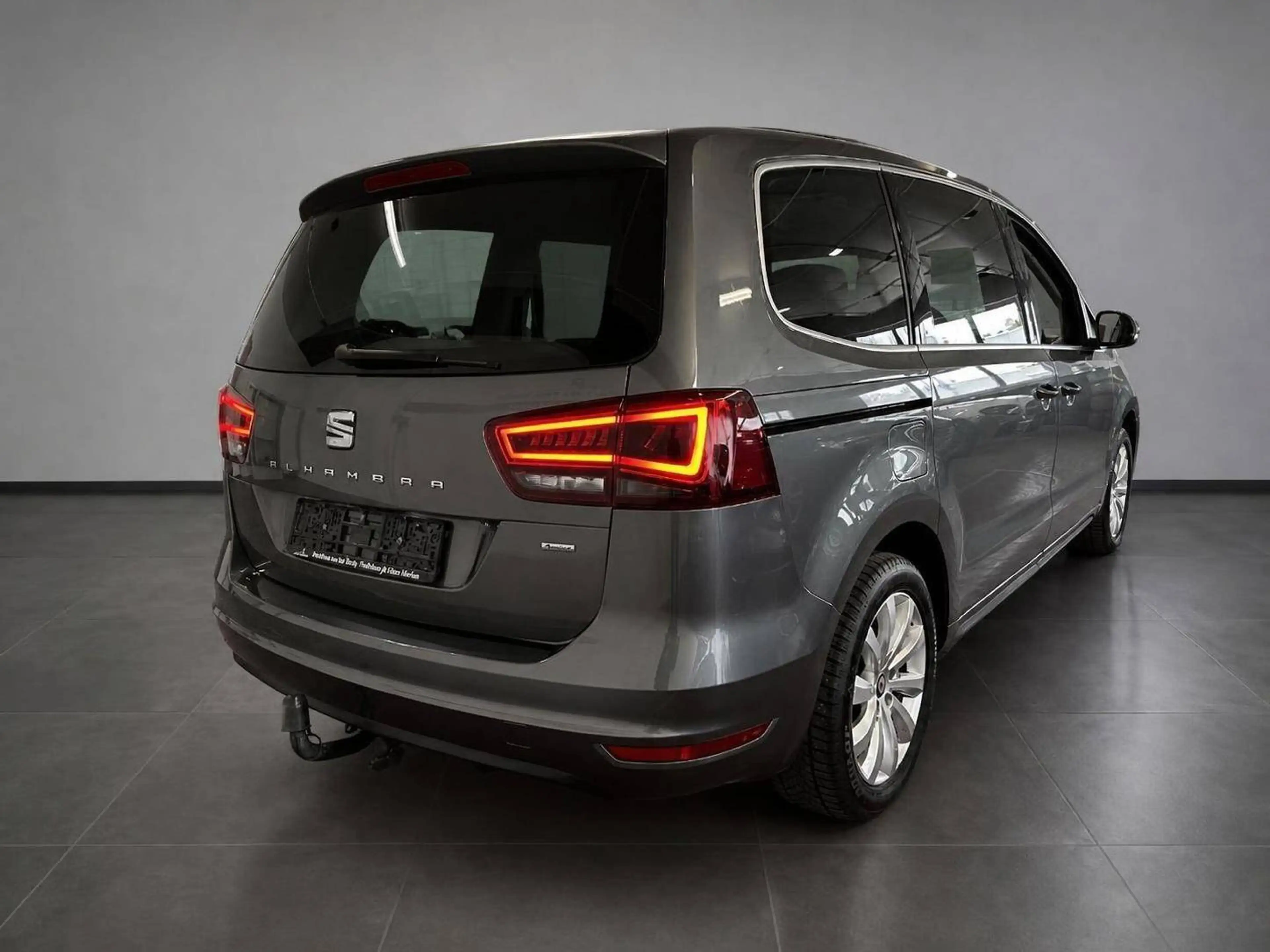 SEAT Alhambra 20th Anniversary 4Drive — photo 6