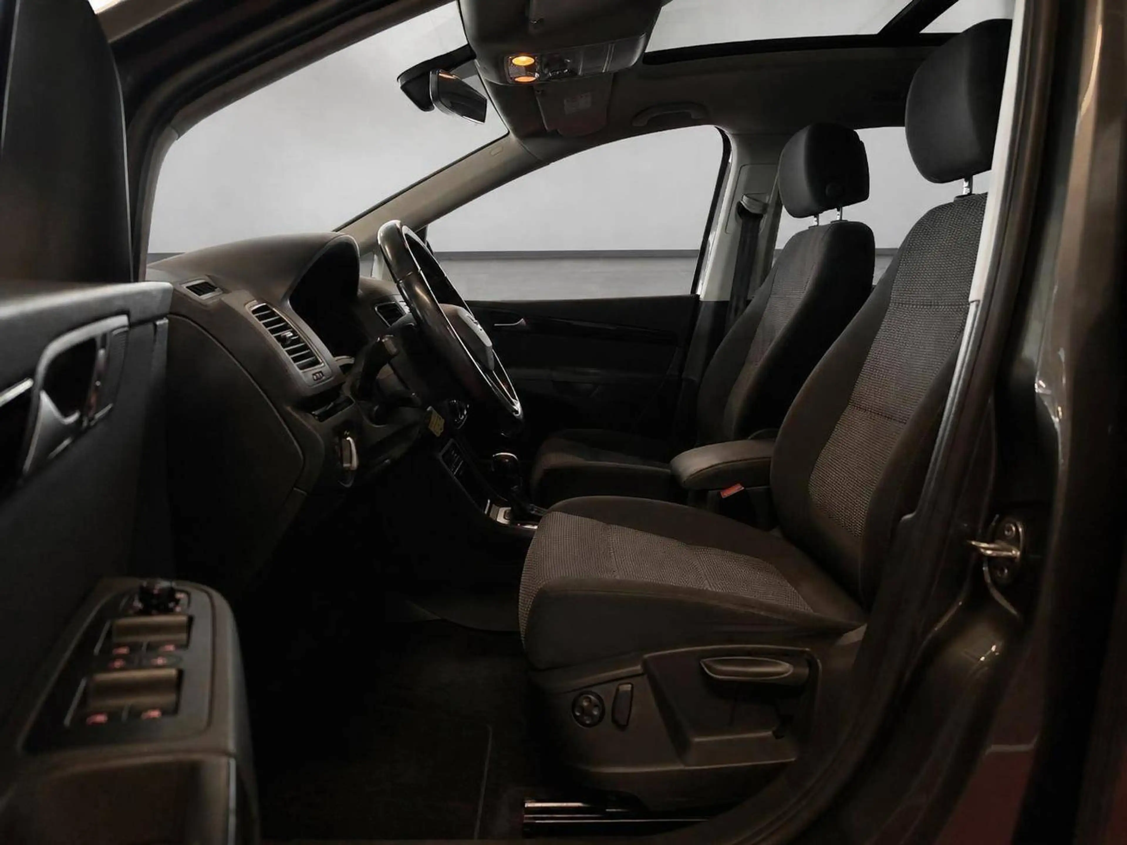 SEAT Alhambra 20th Anniversary 4Drive — photo 8