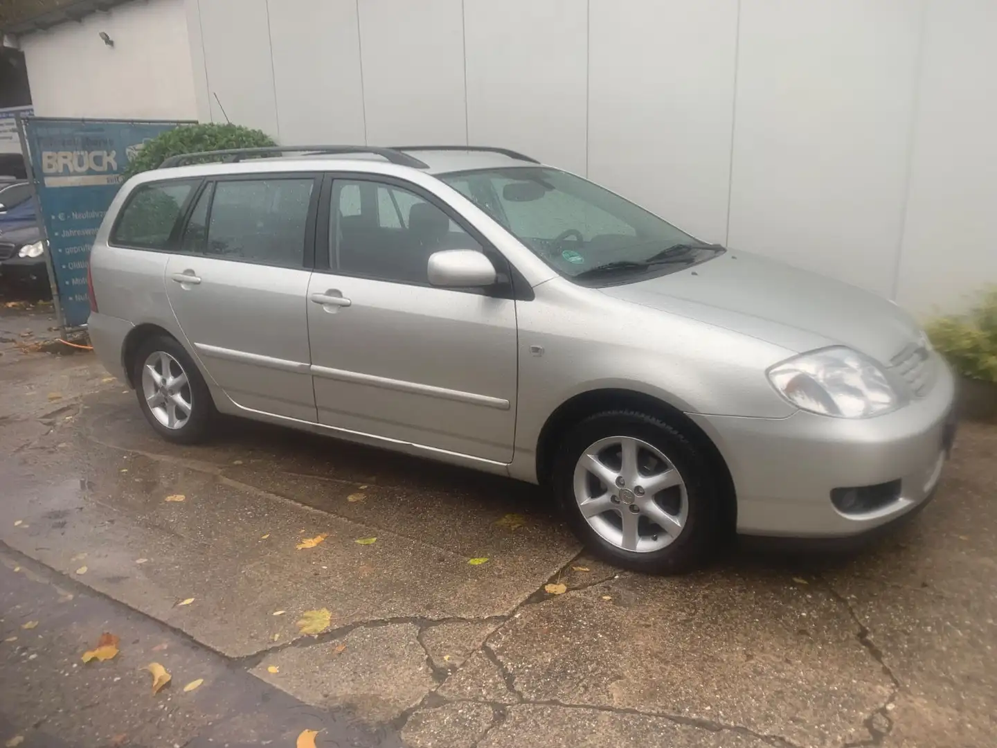 Toyota Corolla Kombi 1.4 D-4D Sol 1.Hand AHK Argent - 1