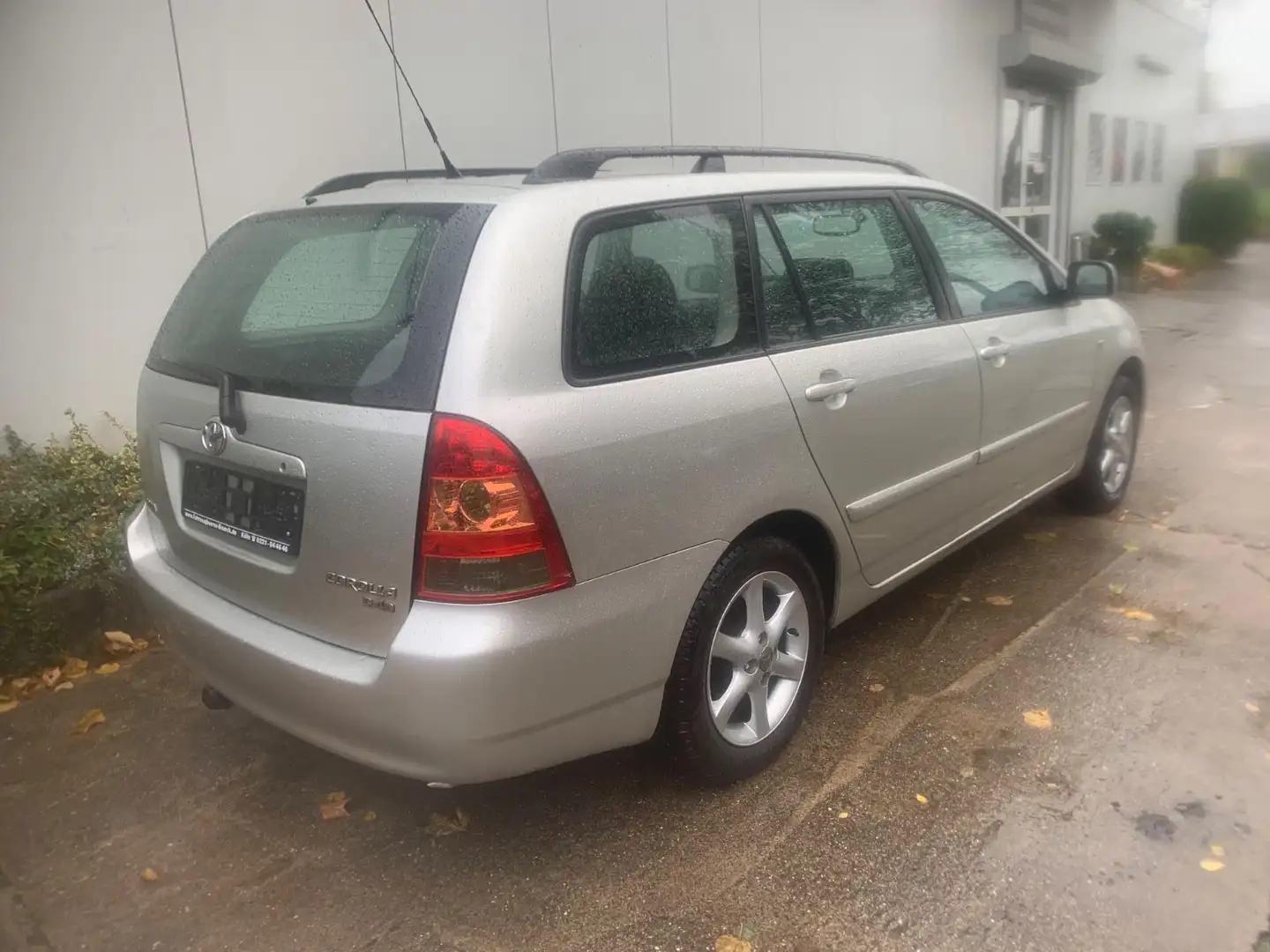 Toyota Corolla Kombi 1.4 D-4D Sol 1.Hand AHK Argent - 2