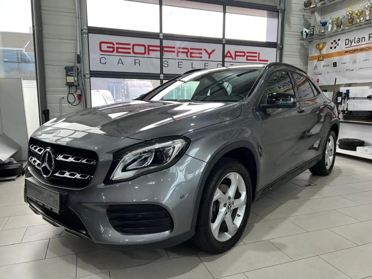 Mercedes-Benz GLA 200