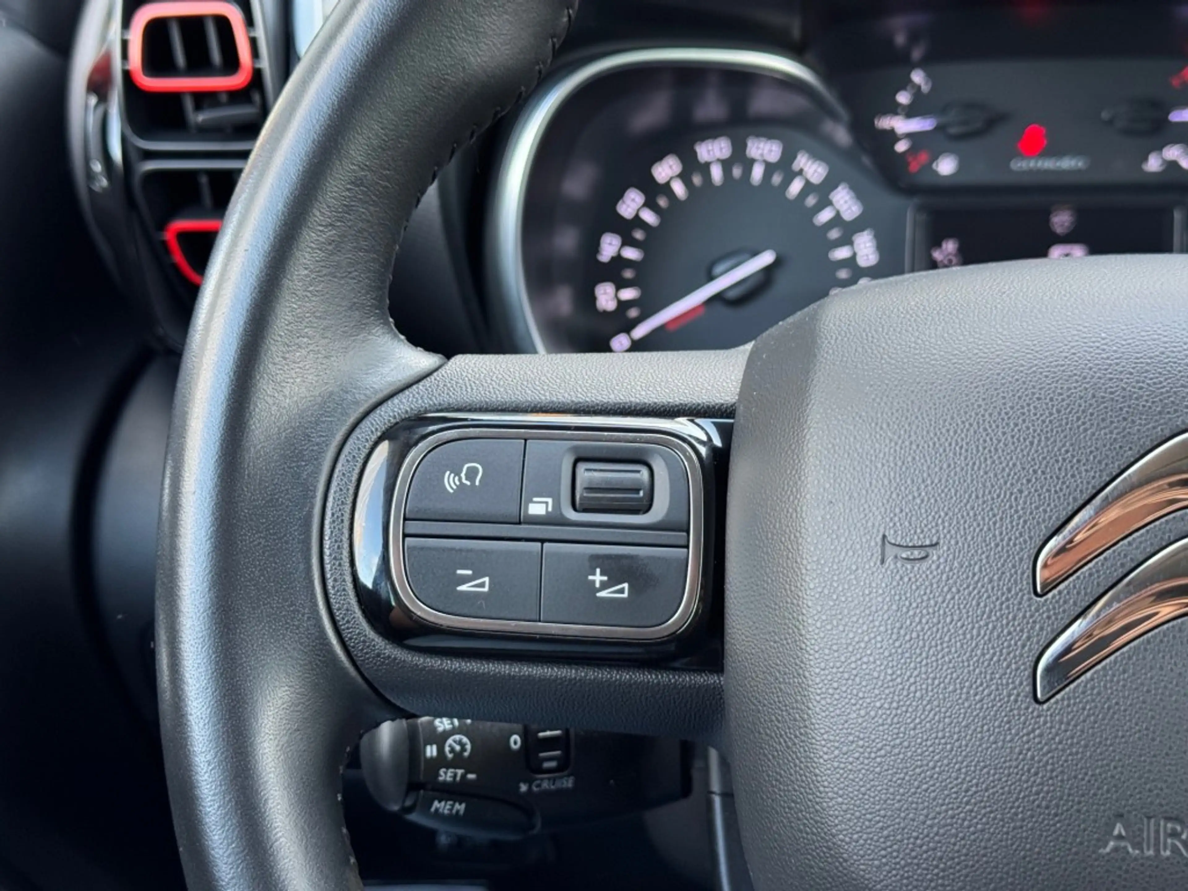 Citroen C3 Aircross 1.2 PureTech 110PK S&S C-Series - stoelverwarm - t — photo 9