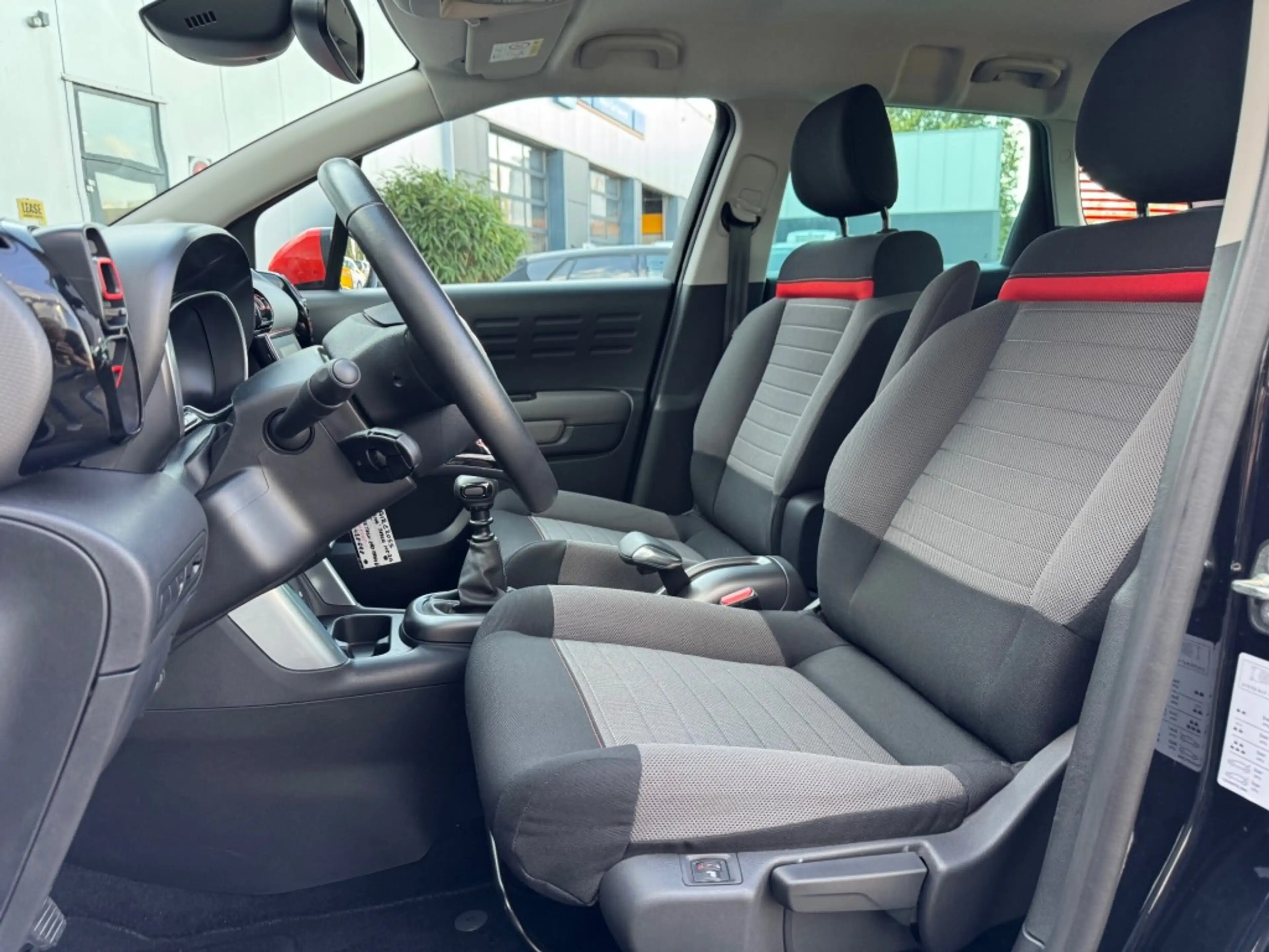 Citroen C3 Aircross 1.2 PureTech 110PK S&S C-Series - stoelverwarm - t — photo 17
