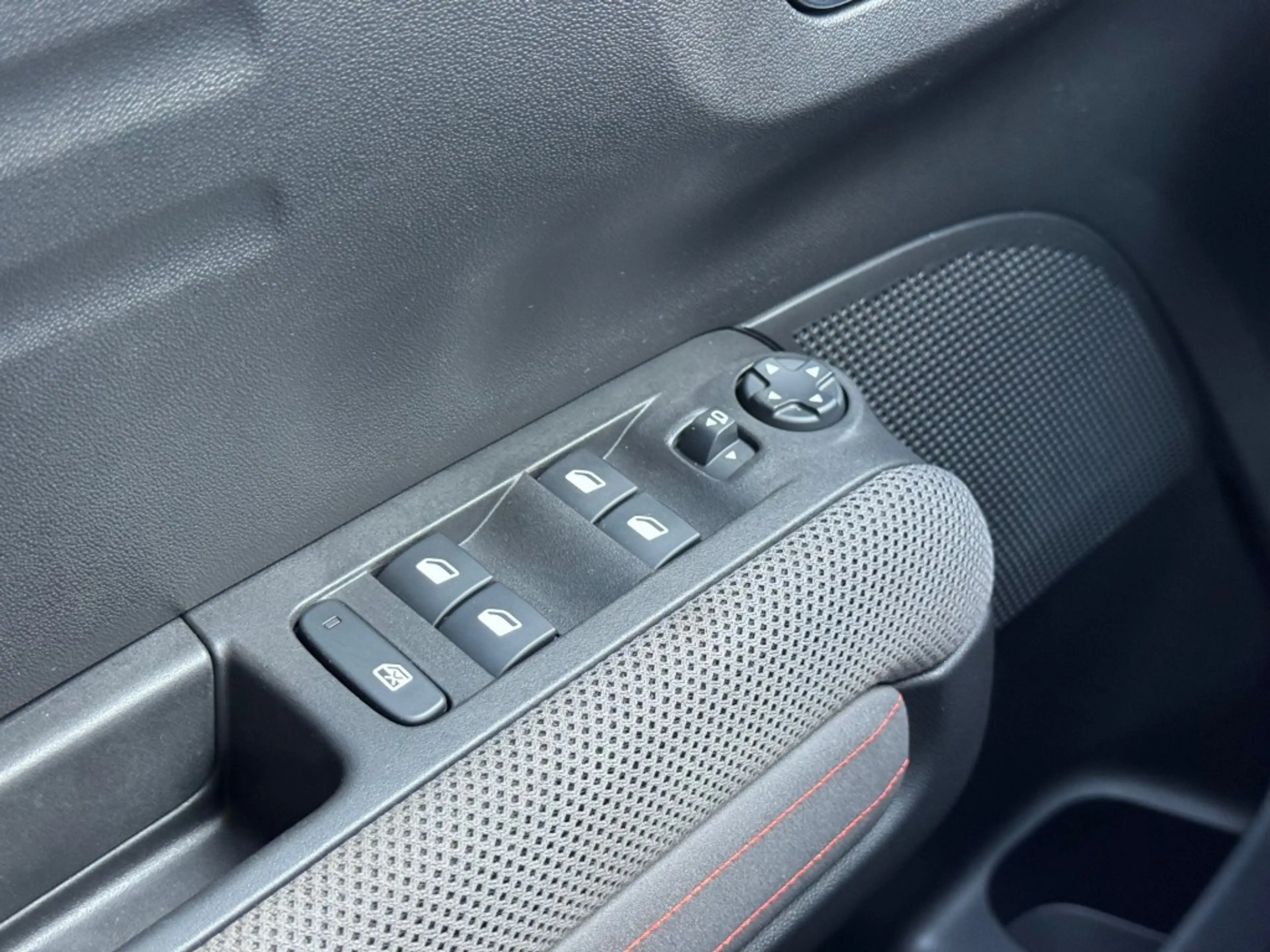 Citroen C3 Aircross 1.2 PureTech 110PK S&S C-Series - stoelverwarm - t — photo 14